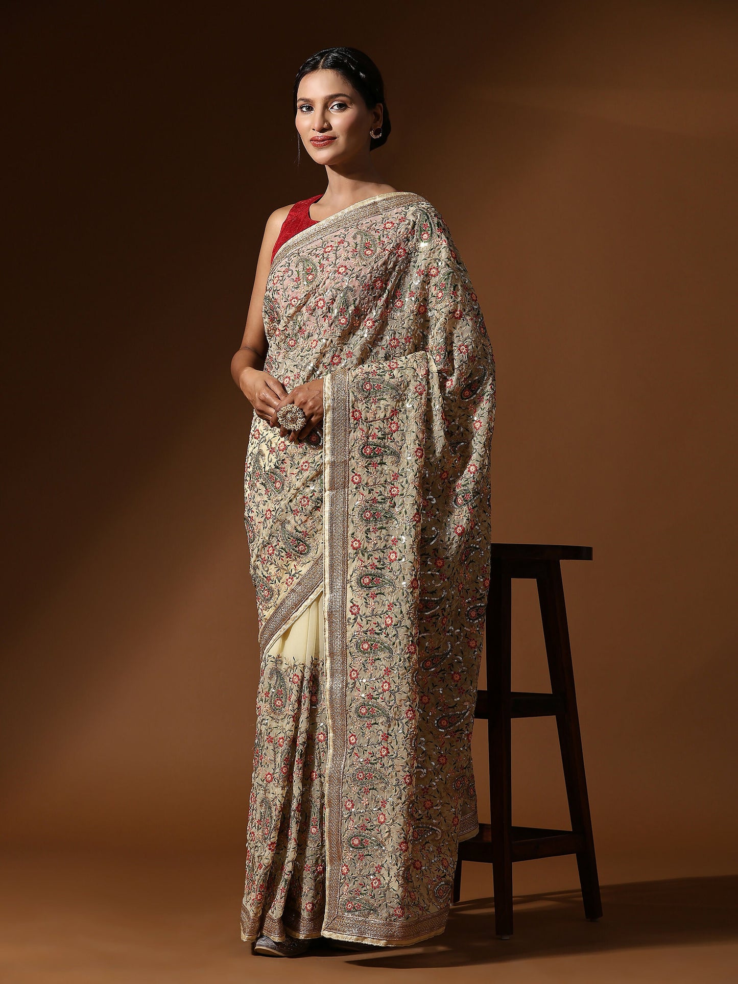 Vamsee Kamini Cream Georgette Saree - Swadesiicart