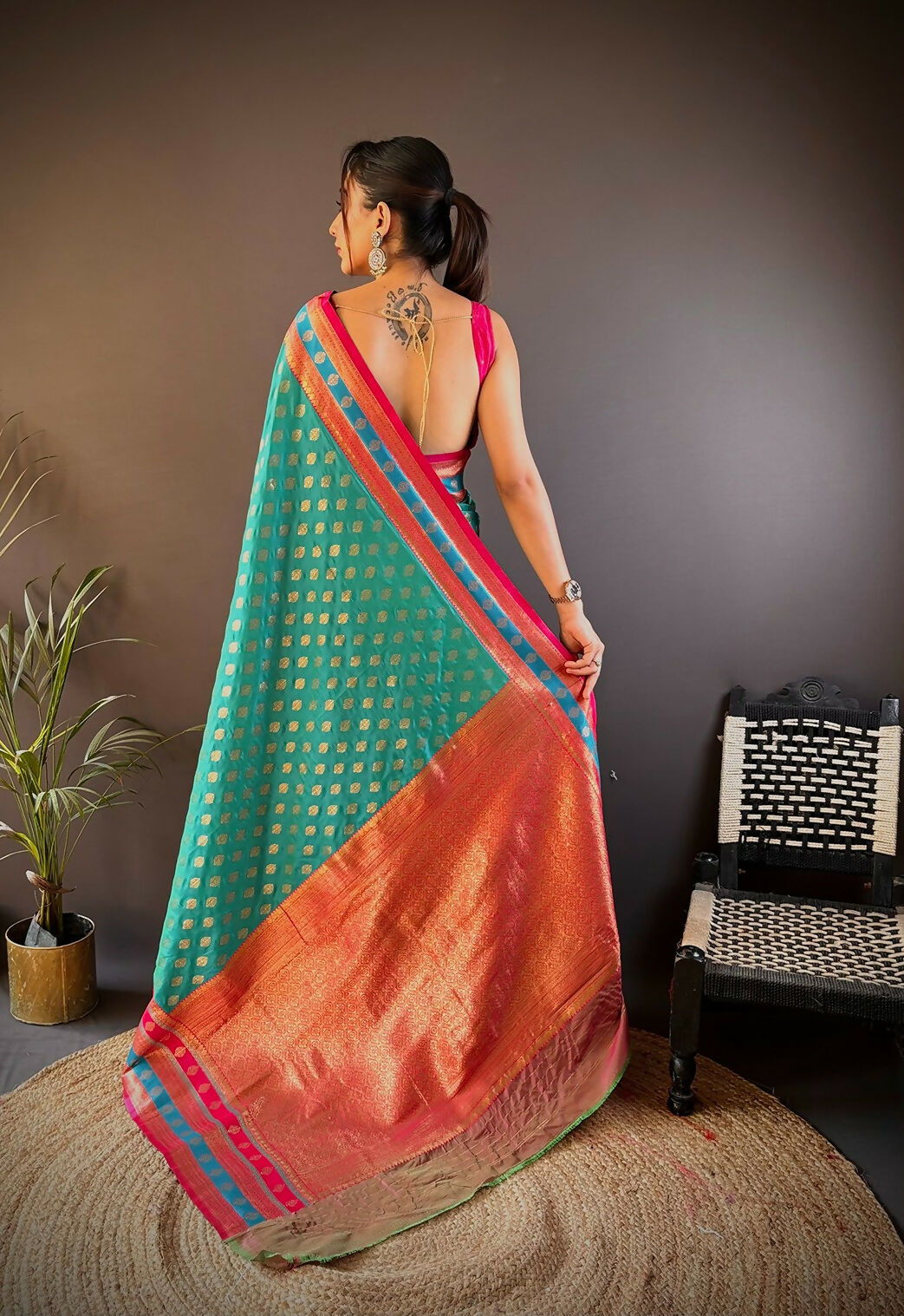 Joban Fashion Pink Butti Banarasi Silk Sarees | Swadesiicart