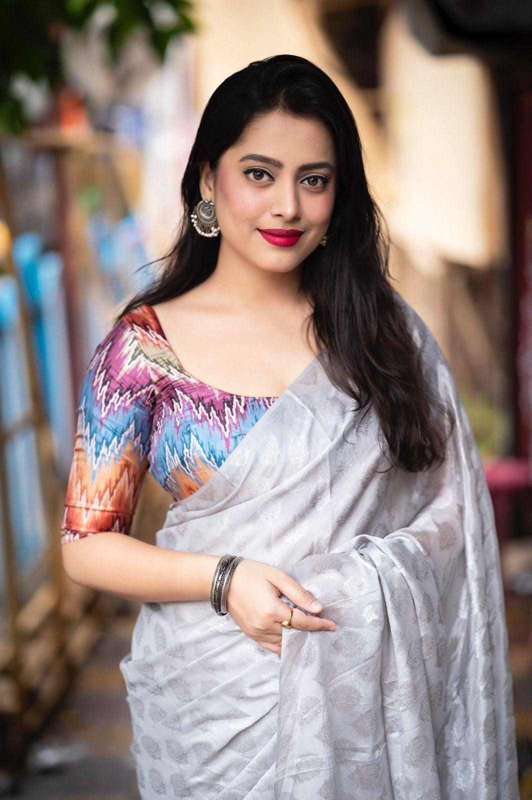 Grey Poly Crepe Ethnic Motifs Saree with Unstitched Blouse - Hiral Fashion | Swadesiicart