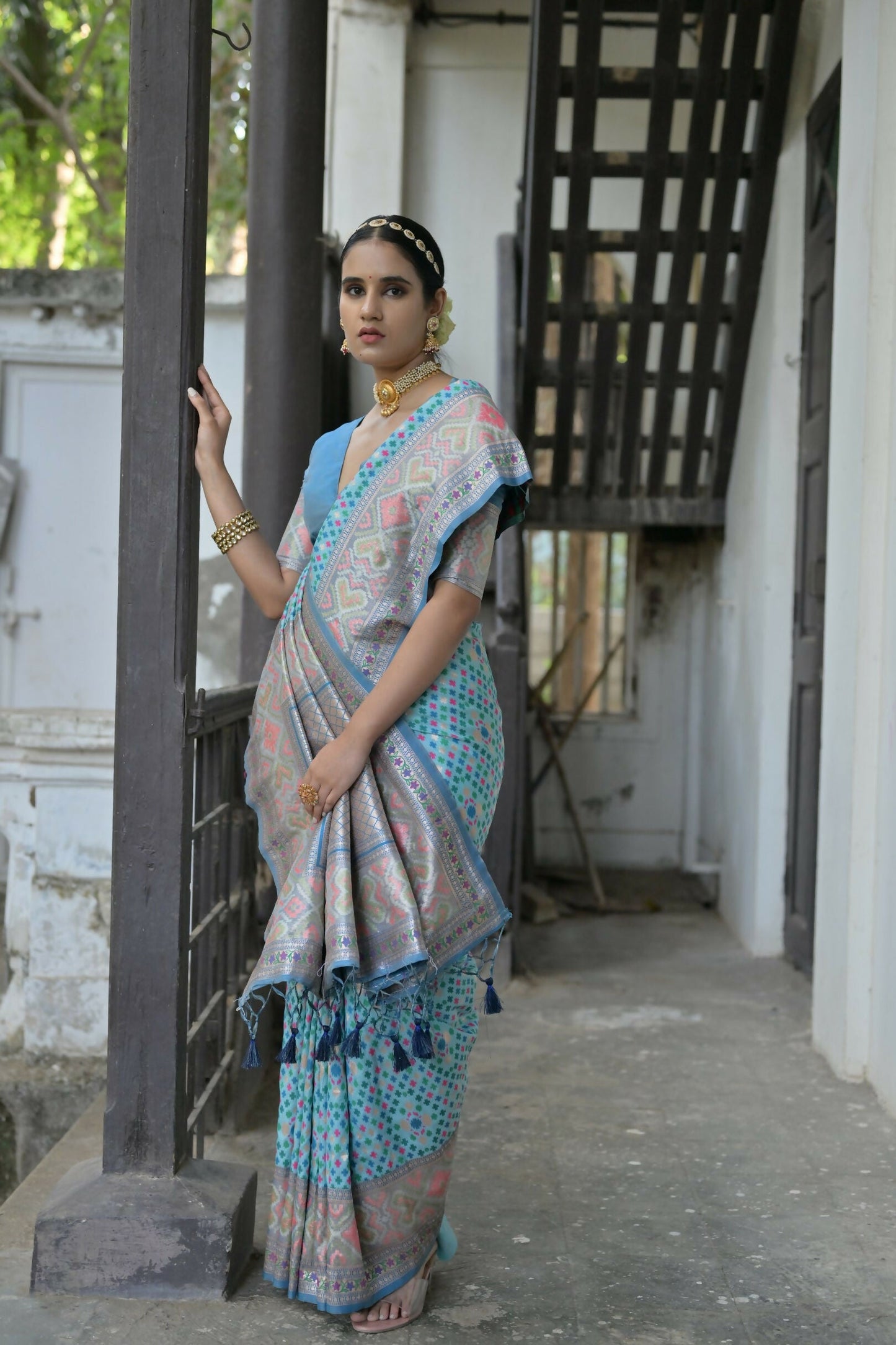 Vishnu Weaves Women's Firozi Paithani Silk Saree with Blouse - Swadesiicart
