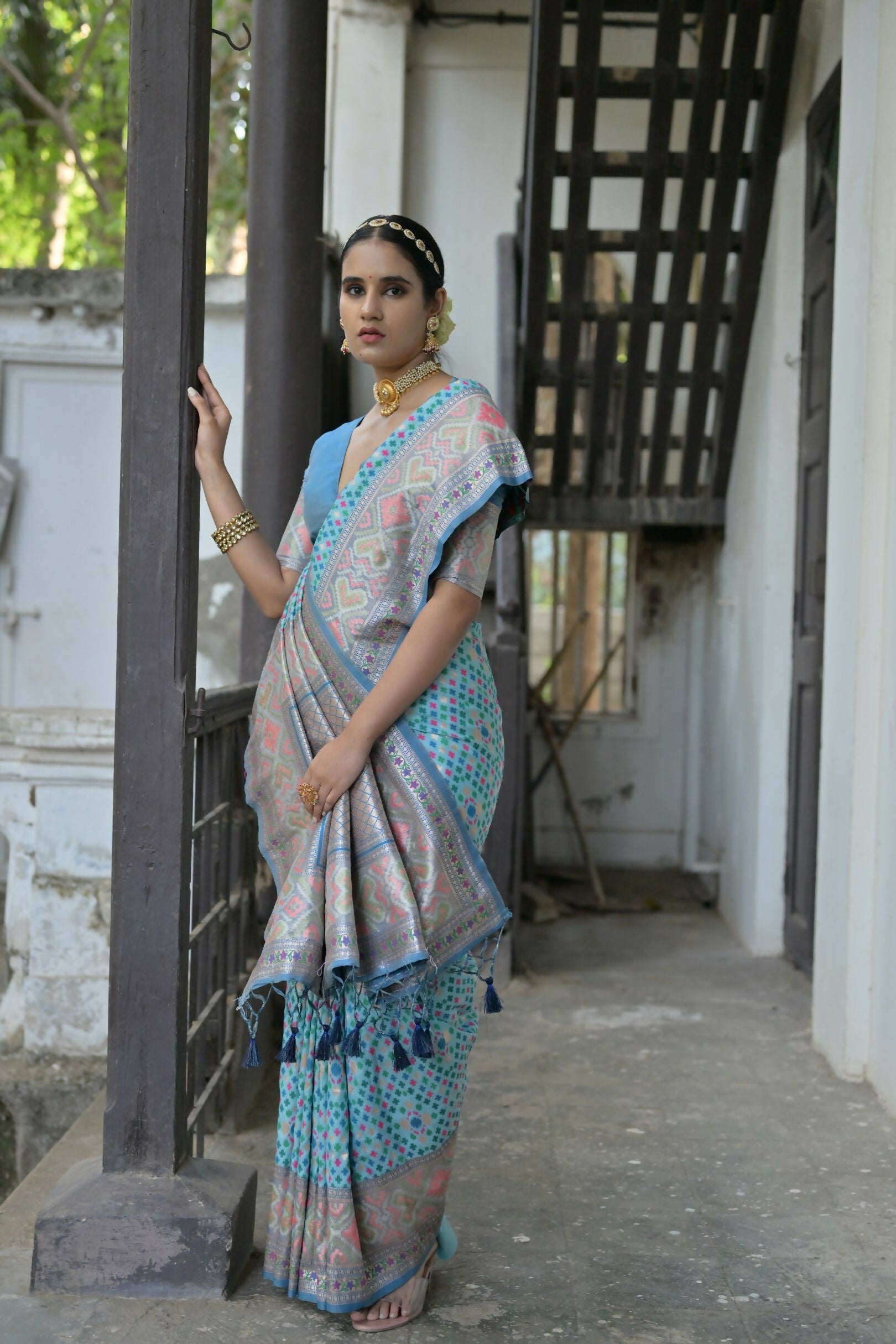 Vishnu Weaves Women's Firozi Paithani Silk Saree with Blouse - Swadesiicart