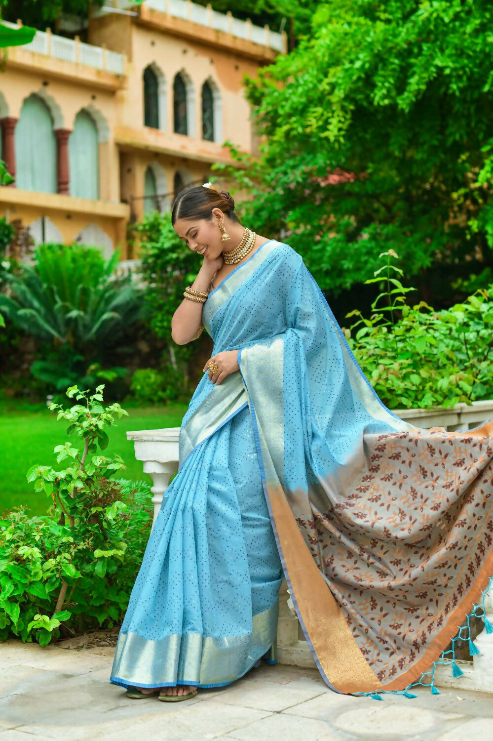 Vishnu Weaves Women's Firozi Linen Cotton Bandhani Woven Saree with Blouse - Swadesiicart