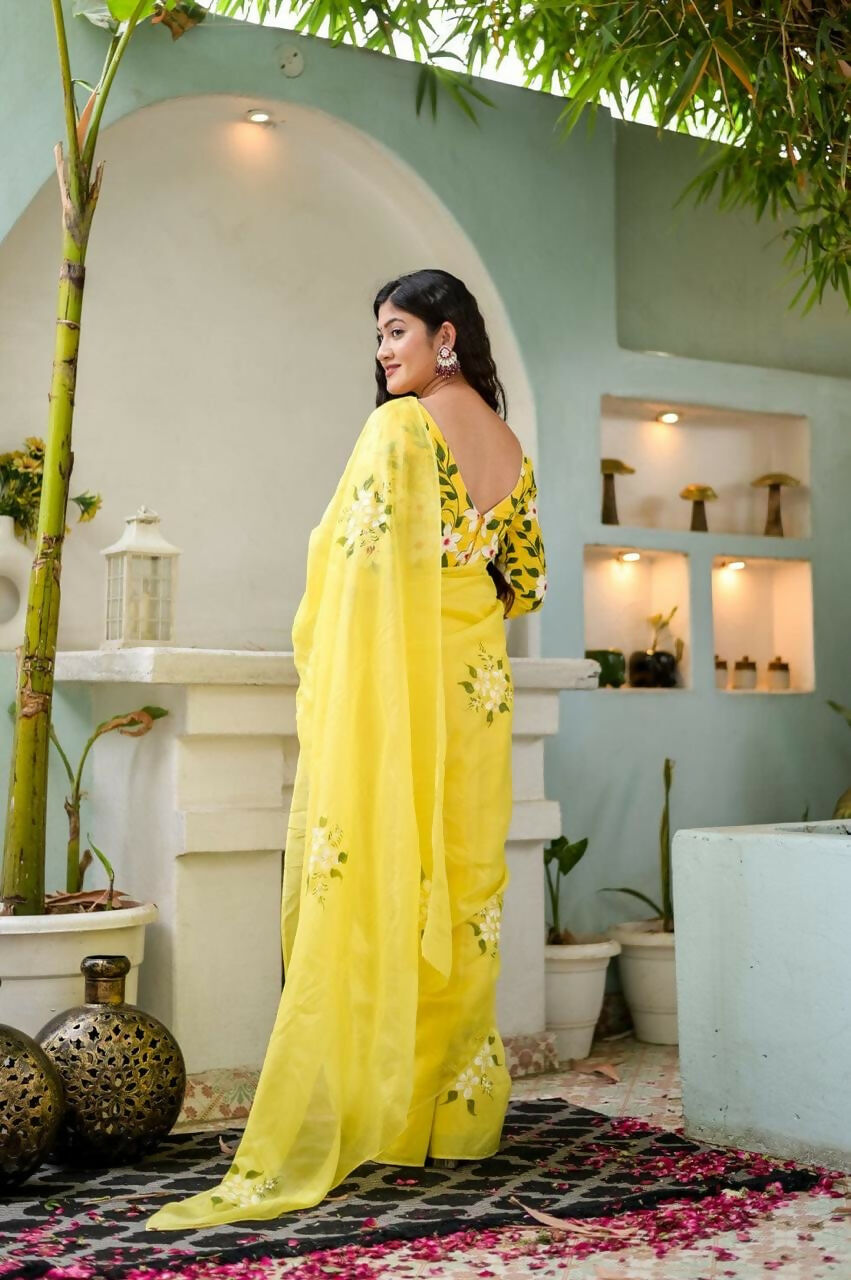 Exclusive Collection Beautiful Yellow Pure Cotton Hand Print Handloom Saree With Running Blouse Piece - Swadesiicart