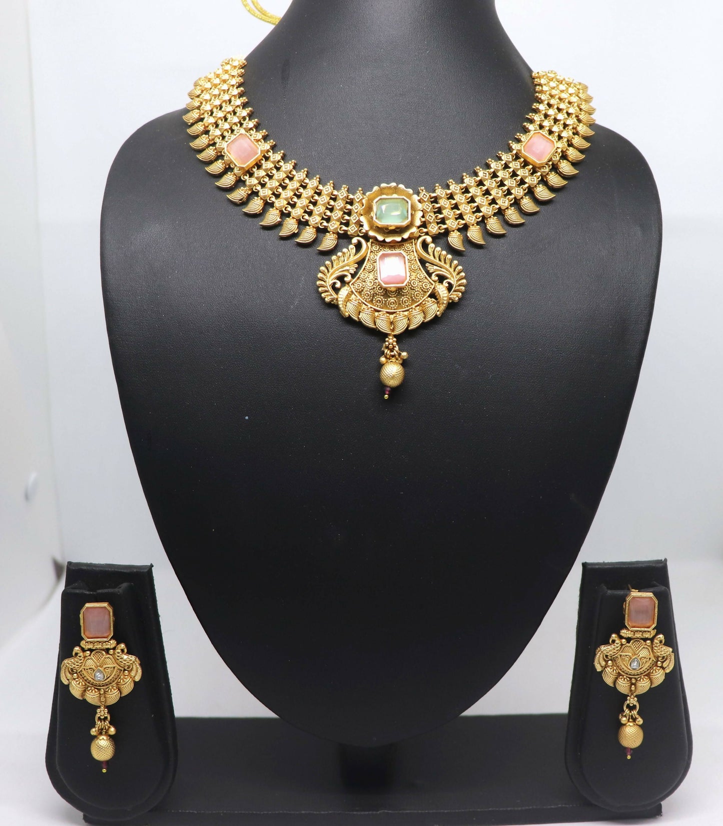 Joban Fashion Peach&Green Stone Pure Brass With Rajwadi Polish Necklace Set | Swadesiicart