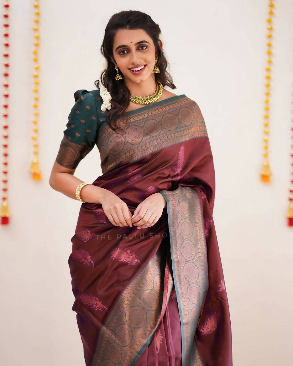DEIANA'S Beautiful Designer Golden zari Soft Lichi Silk Saree - Brown - Swadesiicart