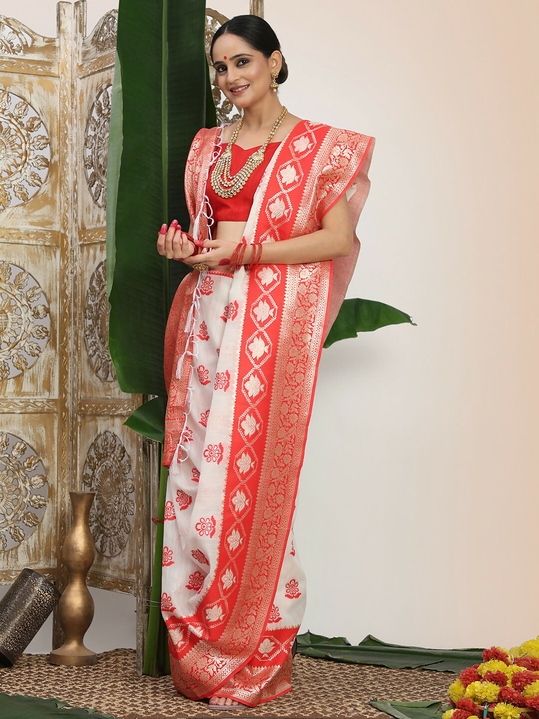 Shree Shyam Fashion Linen Cotton Red & White Saree