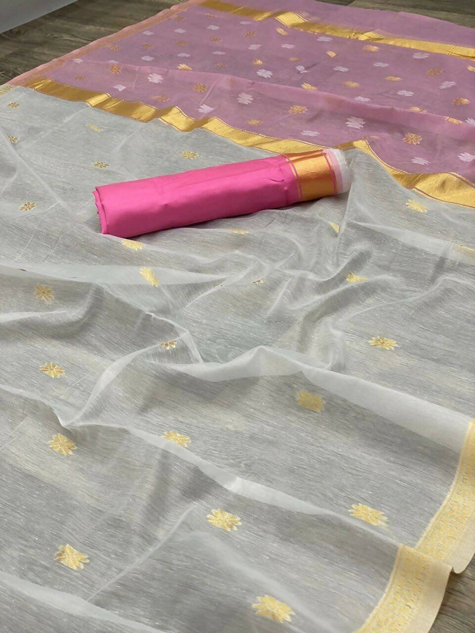 DEIANA'S Beautiful Designer Golden zari Soft Cotton Saree - White - Swadesiicart