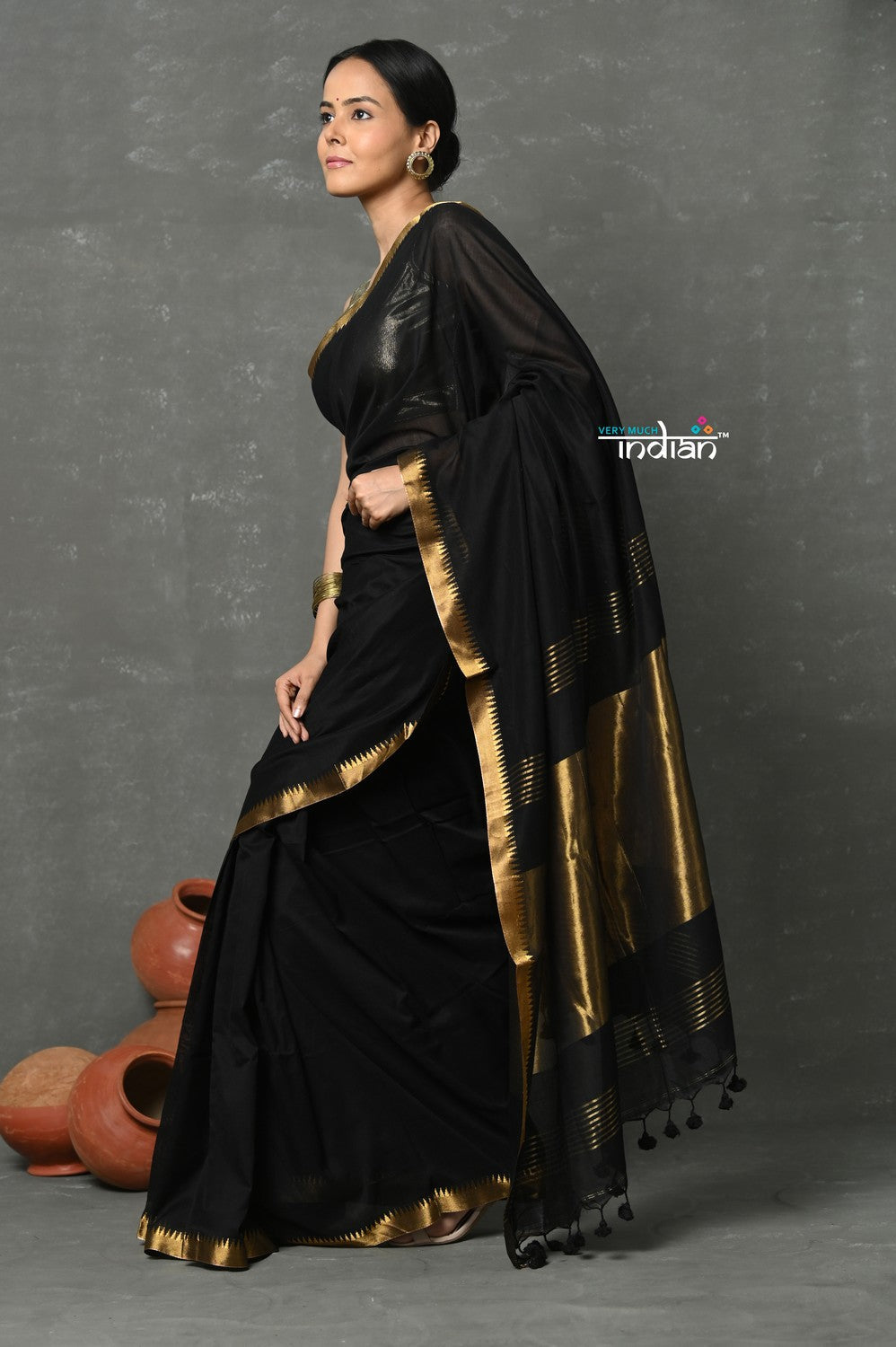 Very Much Indian Tyohaar - Designed by VMI - Pure High Quality Mul Cotton Handloom Saree - Black Gold | Swadesiicart