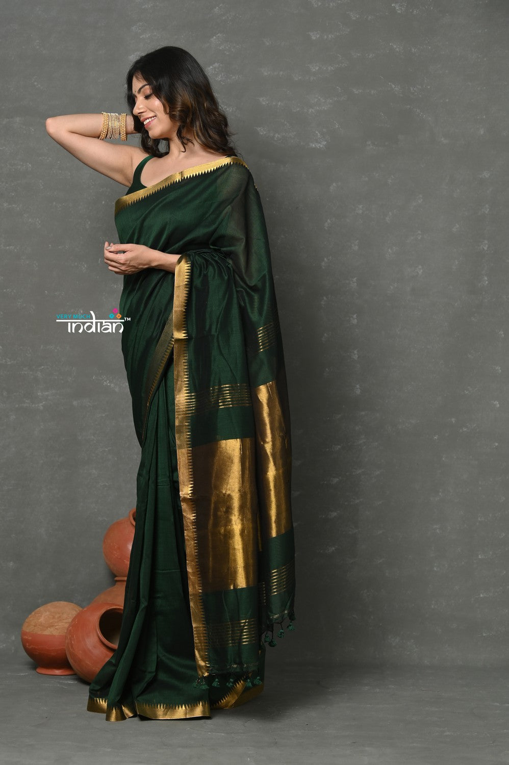 Very Much Indian ! High Quality Pure Mul Cotton Handloom Saree - Dark Green | Swadesiicart
