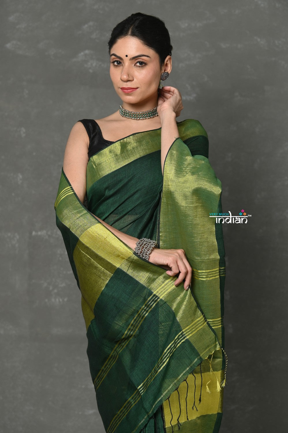Very Much Indian Handloom Pure Cotton Linen Saree With Golden Border - Green | Swadesiicart