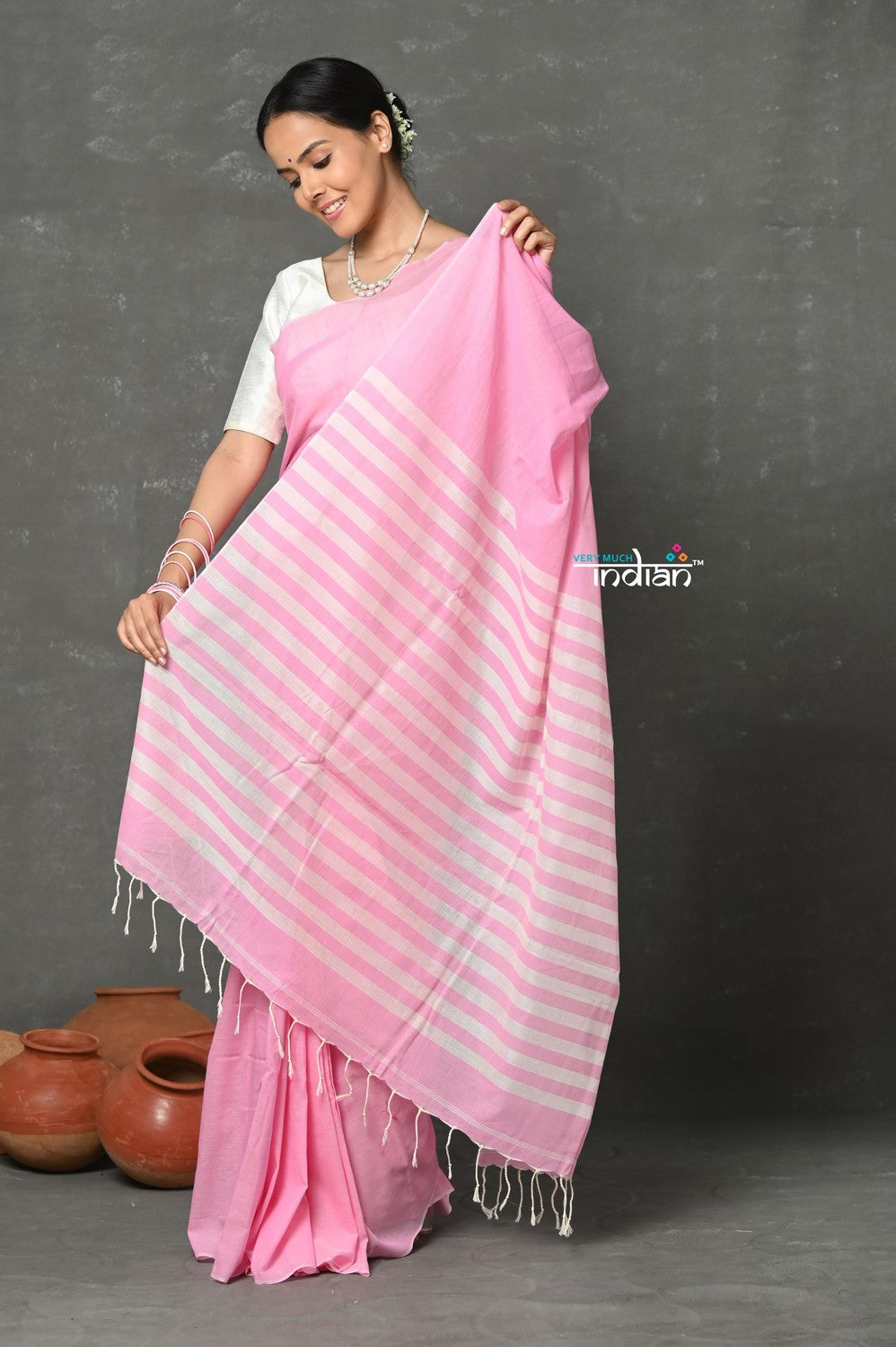 Very Much Indian Tyohaar - Pure Mul Cotton Handloom Saree - Feather Pink | Swadesiicart