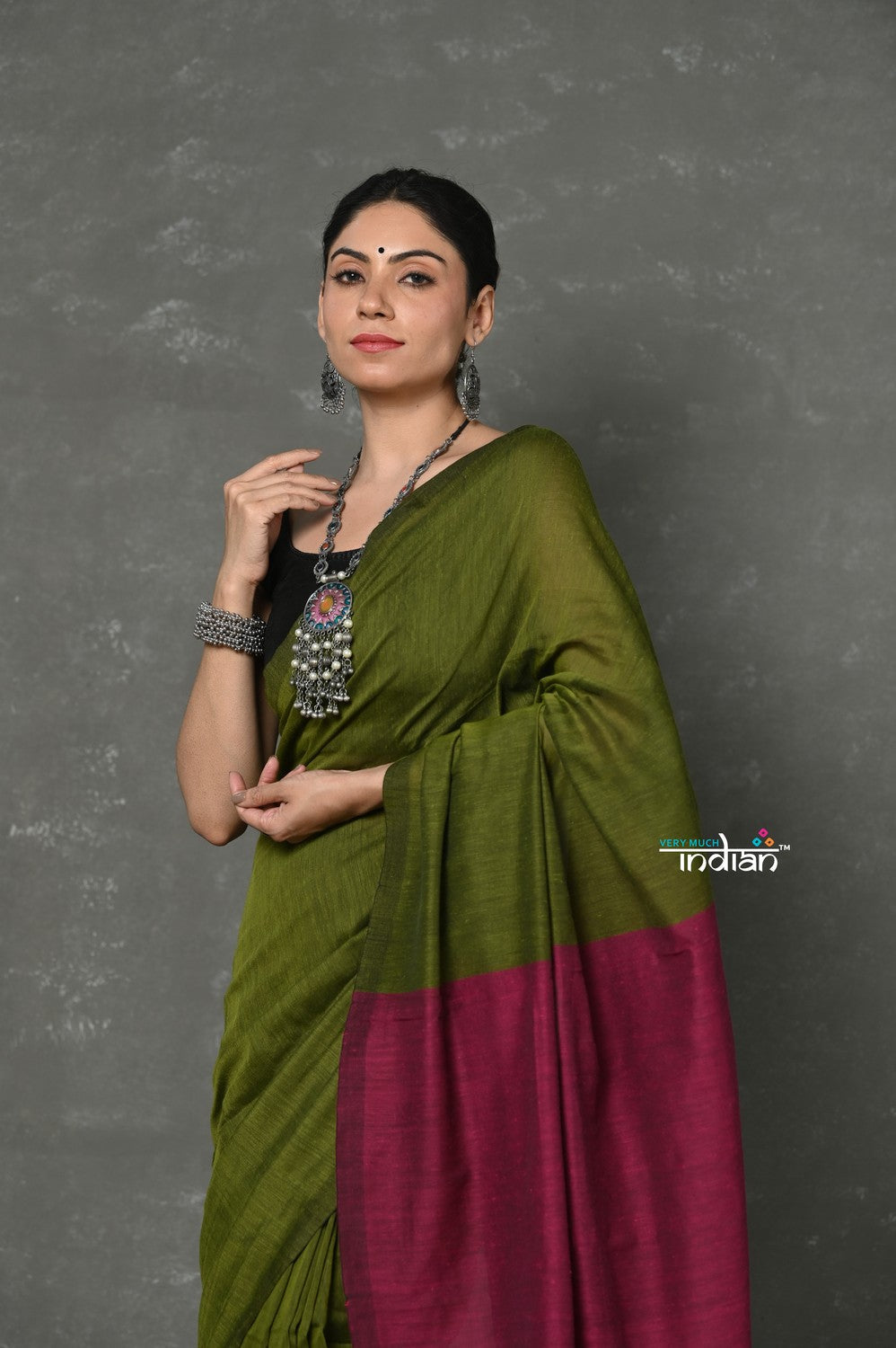Very Much Indian Tyohaar - Pure Mul Cotton Handloom Saree - Mehendi Green | Swadesiicart