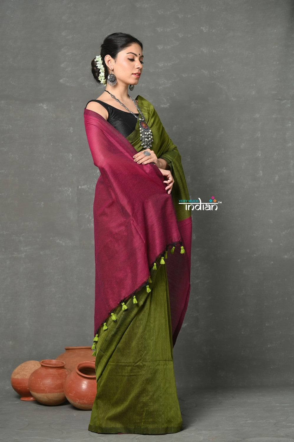 Very Much Indian Tyohaar - Pure Mul Cotton Handloom Saree - Mehendi Green | Swadesiicart