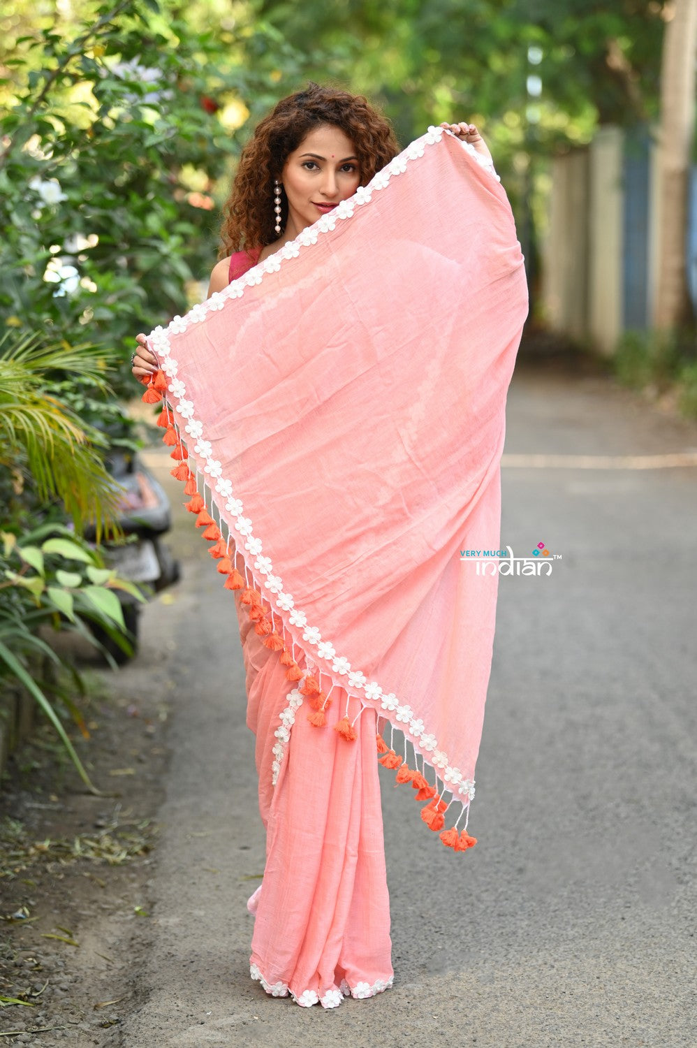 Very Much Indian Taapsee - Designer! Pure Mul Cotton Saree with Sleek Border - Heavy Peach | Swadesiicart