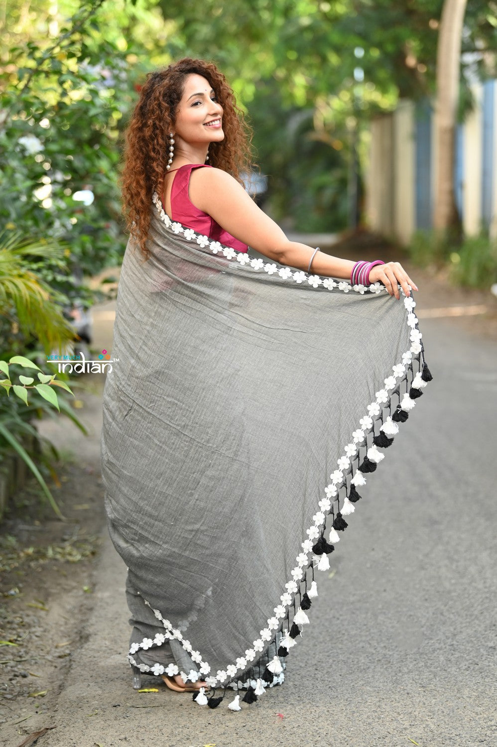 Very Much Indian Taapsee - Designer! Pure Mul Cotton Saree with Sleek Border - Salient Grey | Swadesiicart