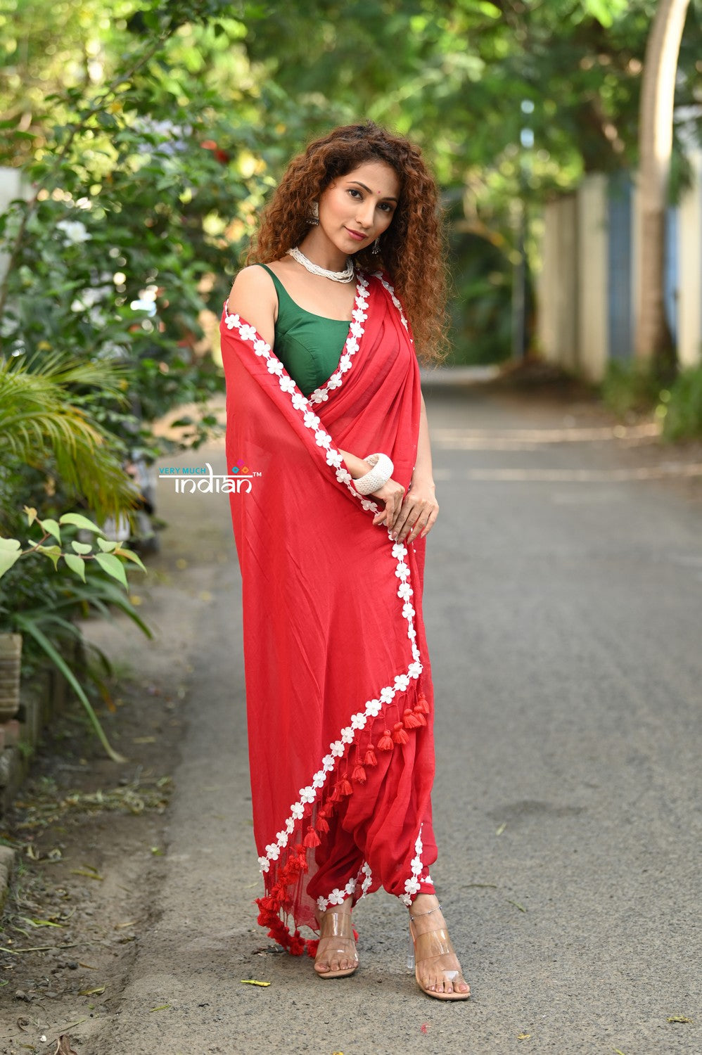 Very Much Indian Taapsee - Designer! Pure Mul Cotton Saree with Sleek Border - Bright Red | Swadesiicart