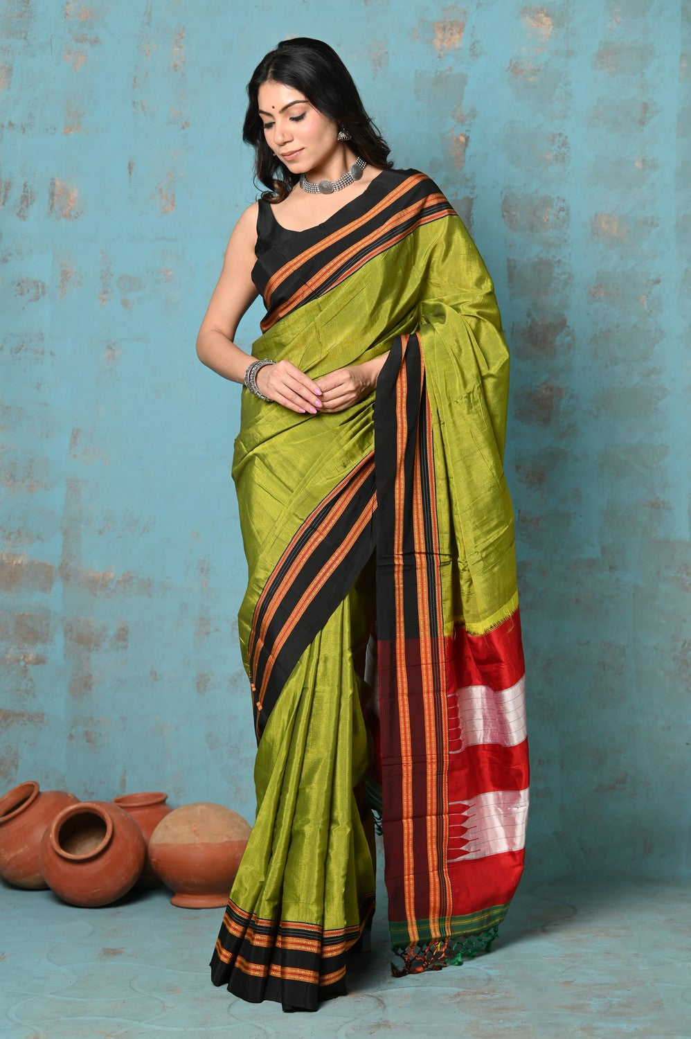 Very Much Indian Tyohaar - Traditional Handloom Dual Tone Green Ilkal Cotton Viscose with Red Pallu | Swadesiicart
