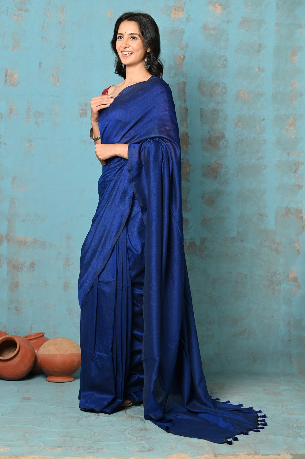 Very Much Indian Tyohaar - Mul Cotton Handloom Woven Saree - Navy Blue | Swadesiicart