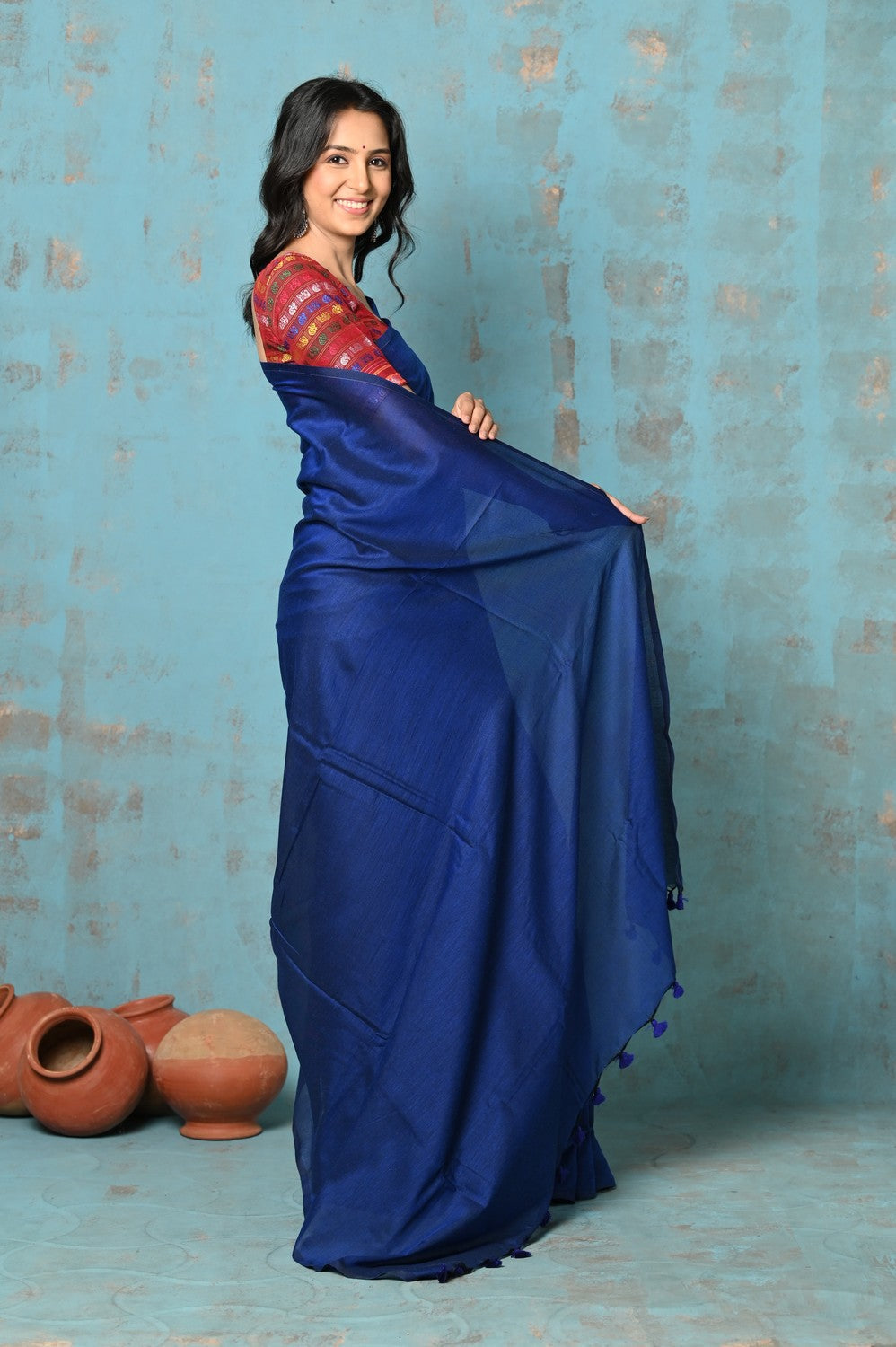 Very Much Indian Tyohaar - Mul Cotton Handloom Woven Saree - Navy Blue | Swadesiicart