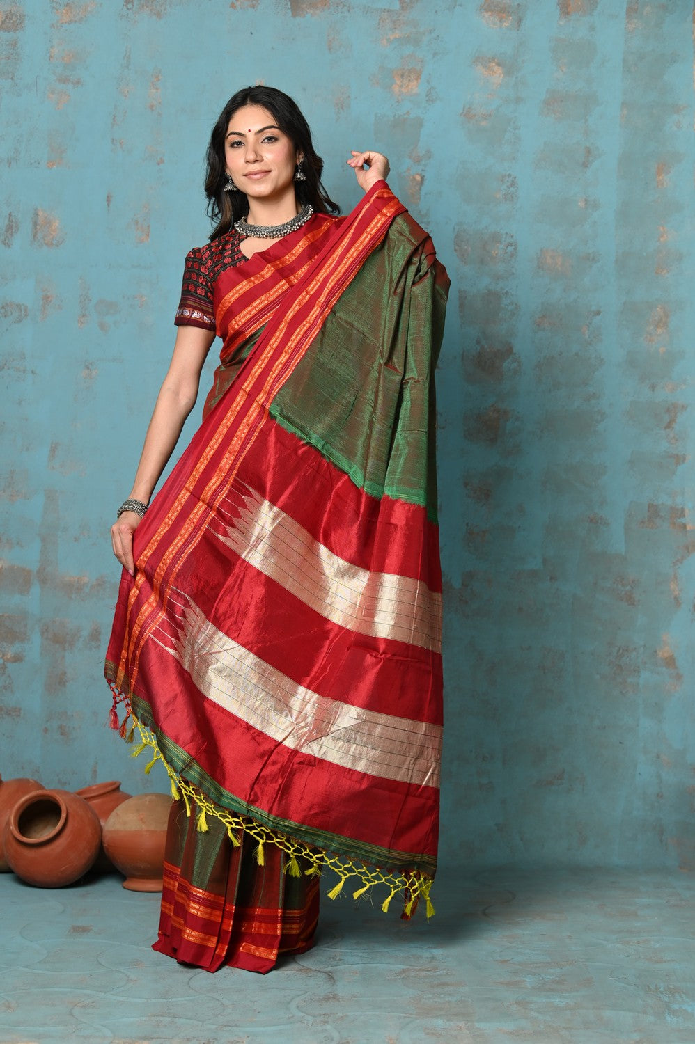 Very Much Indian Tyohaar - Traditional Handloom Dual Tone Green Red Ilkal Cotton Viscose with Red Pure Silk Pallu | Swadesiicart
