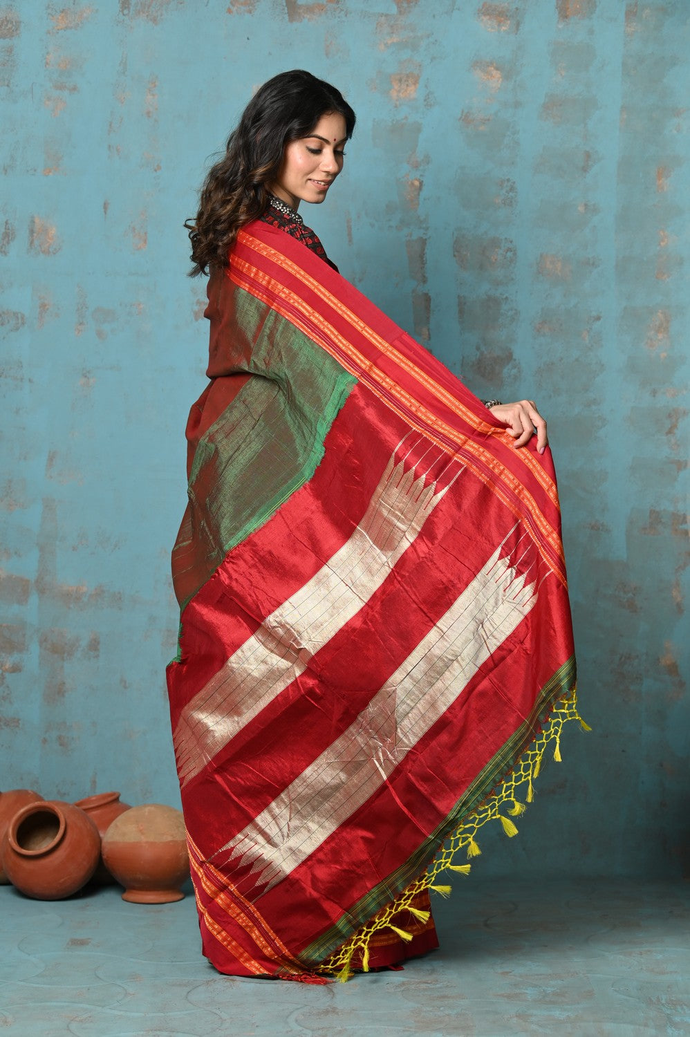 Very Much Indian Tyohaar - Traditional Handloom Dual Tone Green Red Ilkal Cotton Viscose with Red Pure Silk Pallu | Swadesiicart