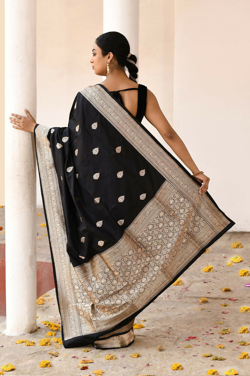 Joban Fashion Black Pure Katan Pure Handloom Banarasi Silk Saree | Swadesiicart