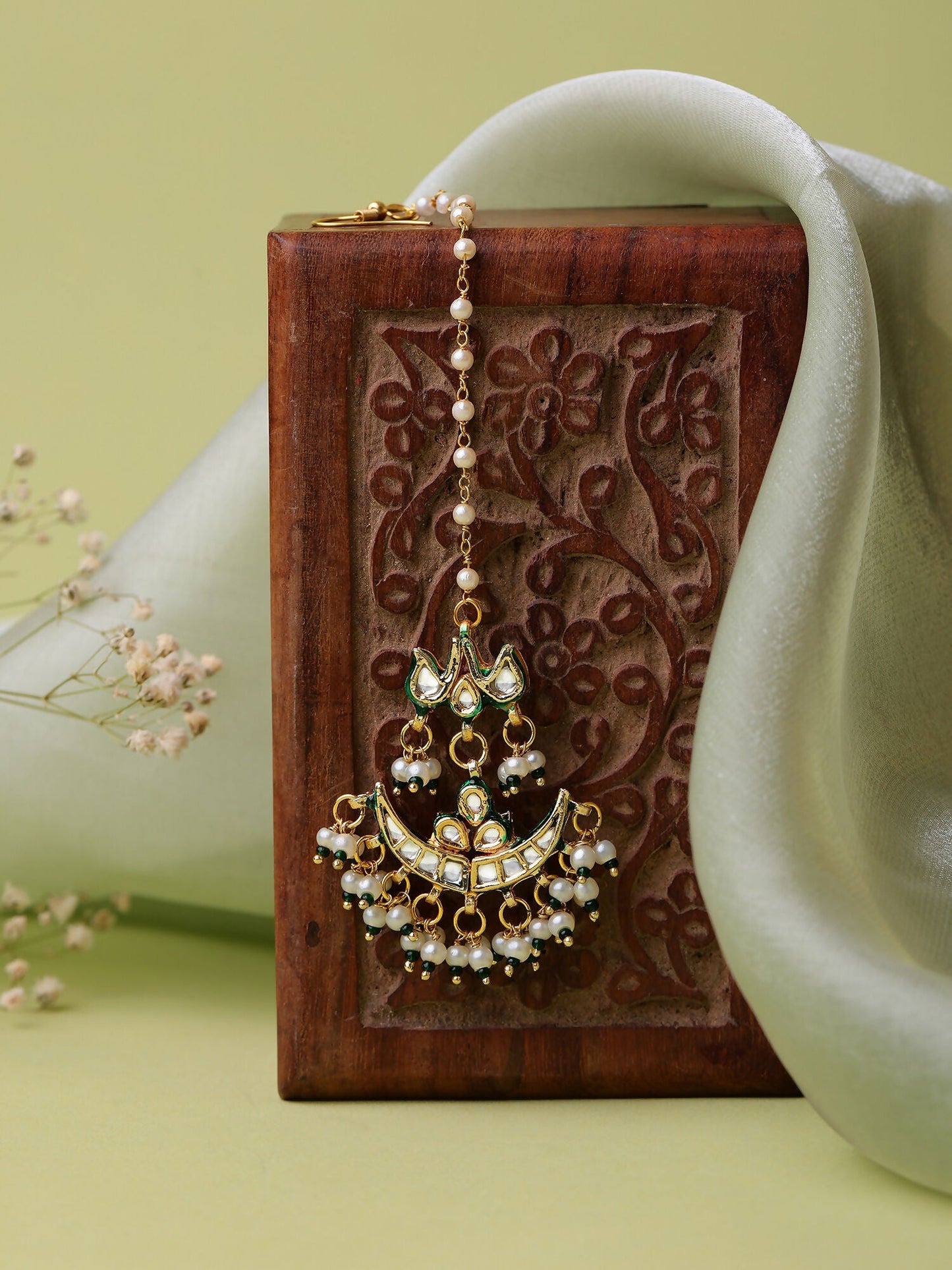 Ruby Raang Gold Polished Gold Kundan Maang Tikka | Swadesiicart