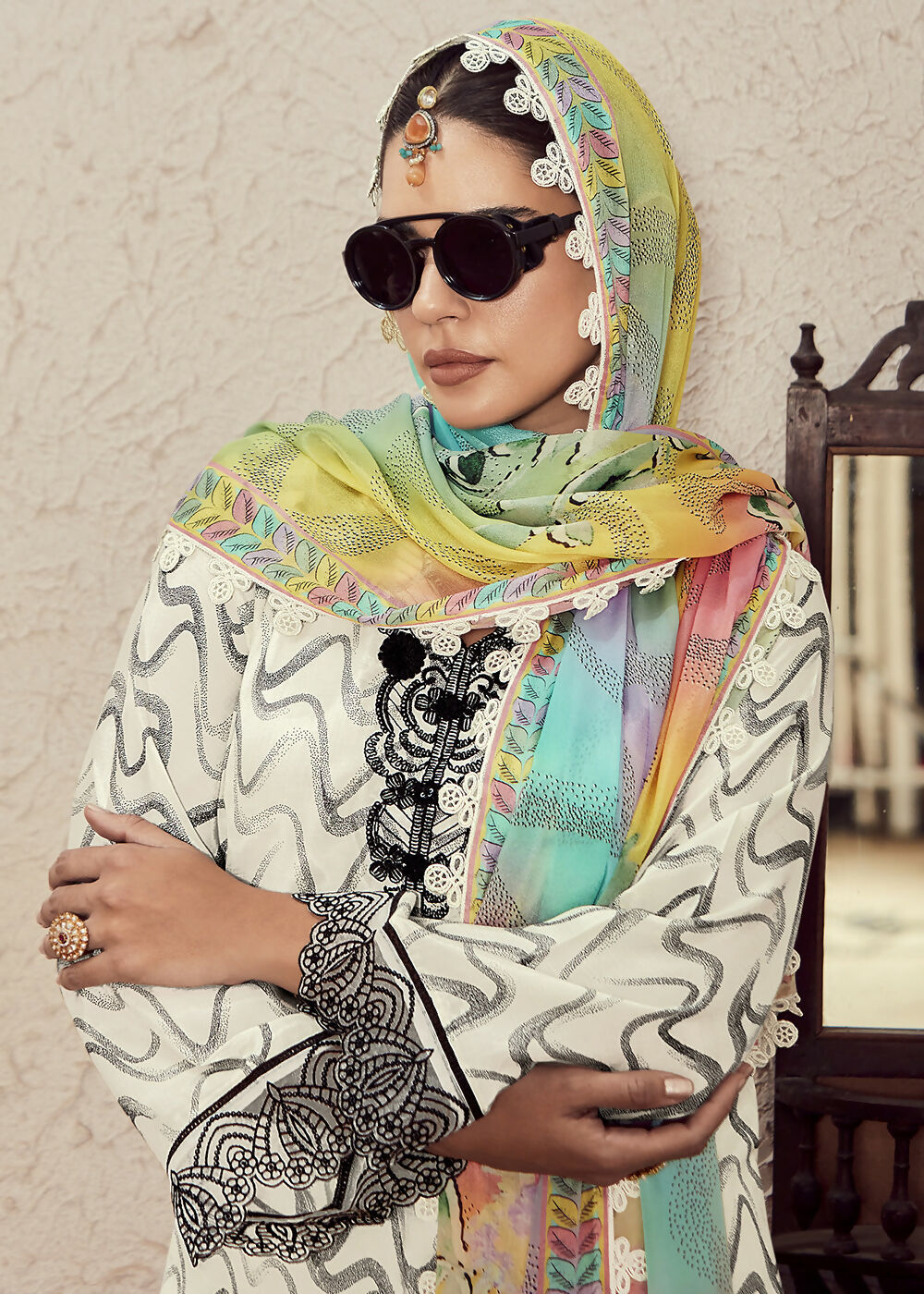 Muslin Cotton Off White Digital Print & Embroidered Salwar Suit - Emponline | Swadesiicart