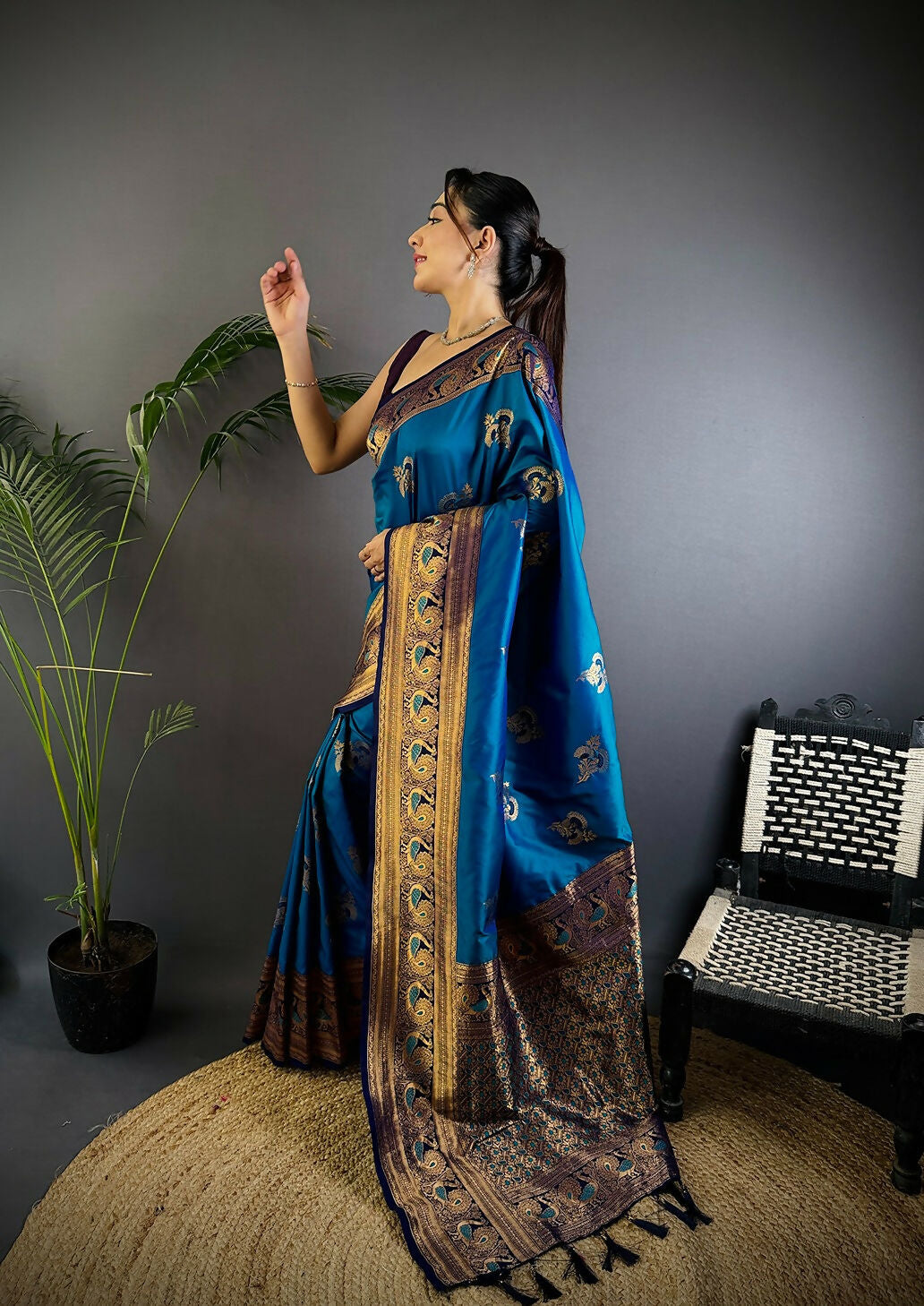 Joban Fashion Banarasi Royal Blue Woven Soft Silk Saree | Swadesiicart