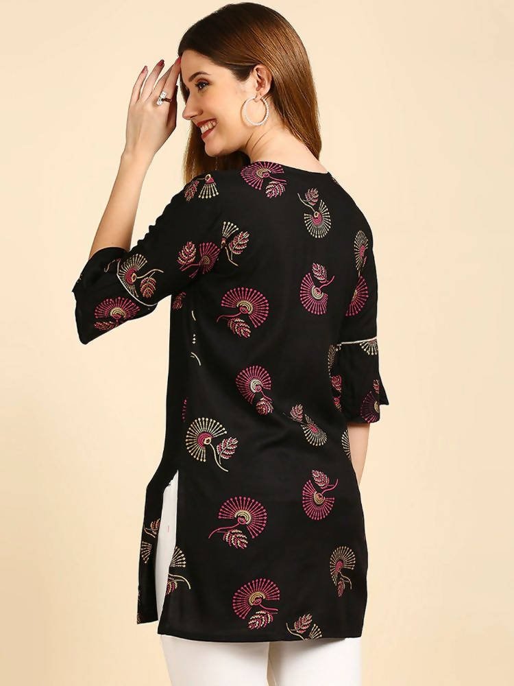 Anubhutee Black & Golden Printed Straight Kurti | Swadesiicart