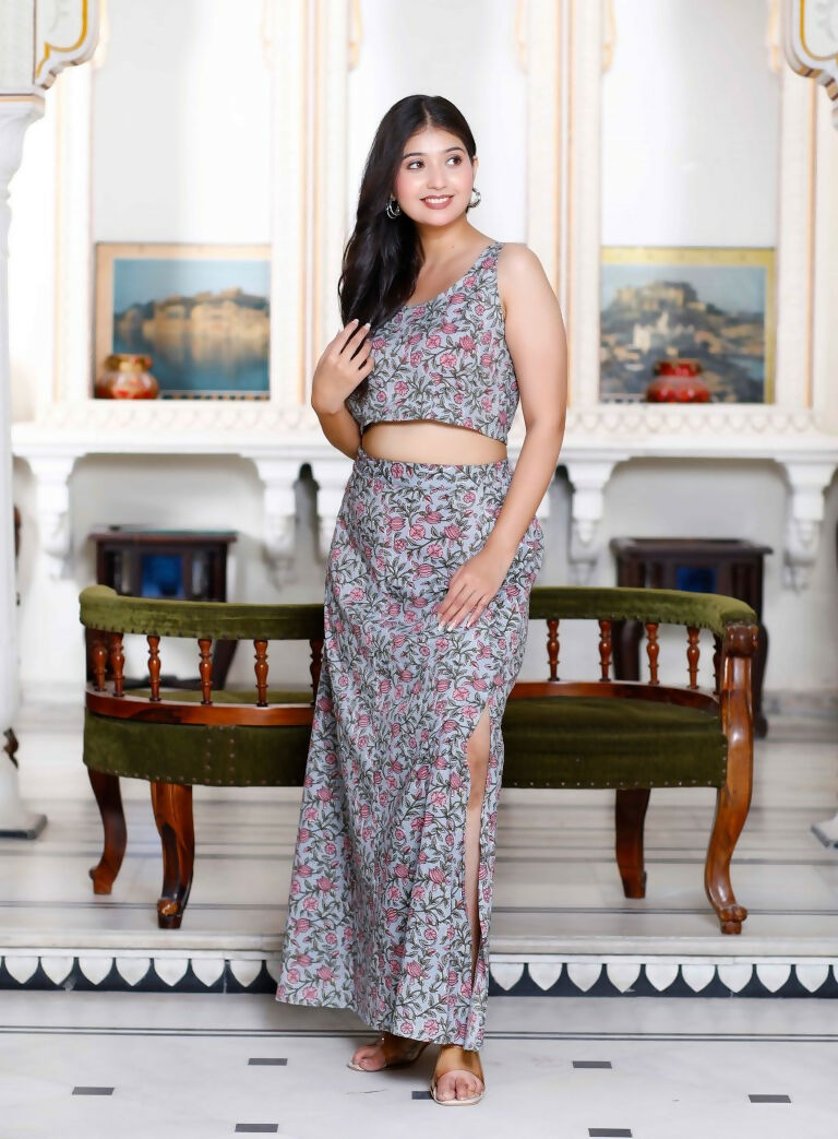 Miravan Women's Grey Floral Printed Crop Top And Skirt Co-Ord Set - Swadesiicart