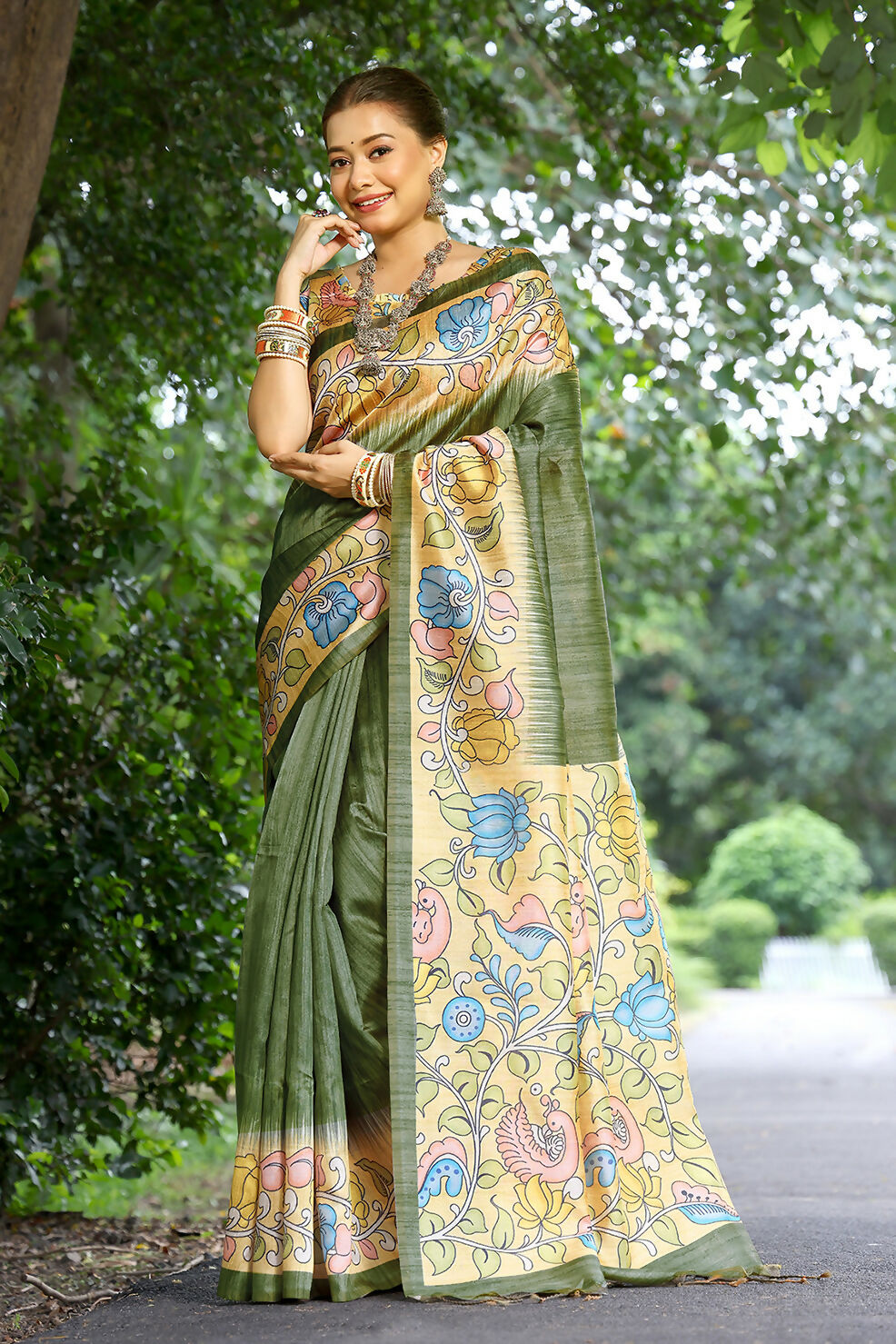 Vishnu Weaves Women's Mahendi Cotton Silk Woven Saree with Blouse - Swadesiicart