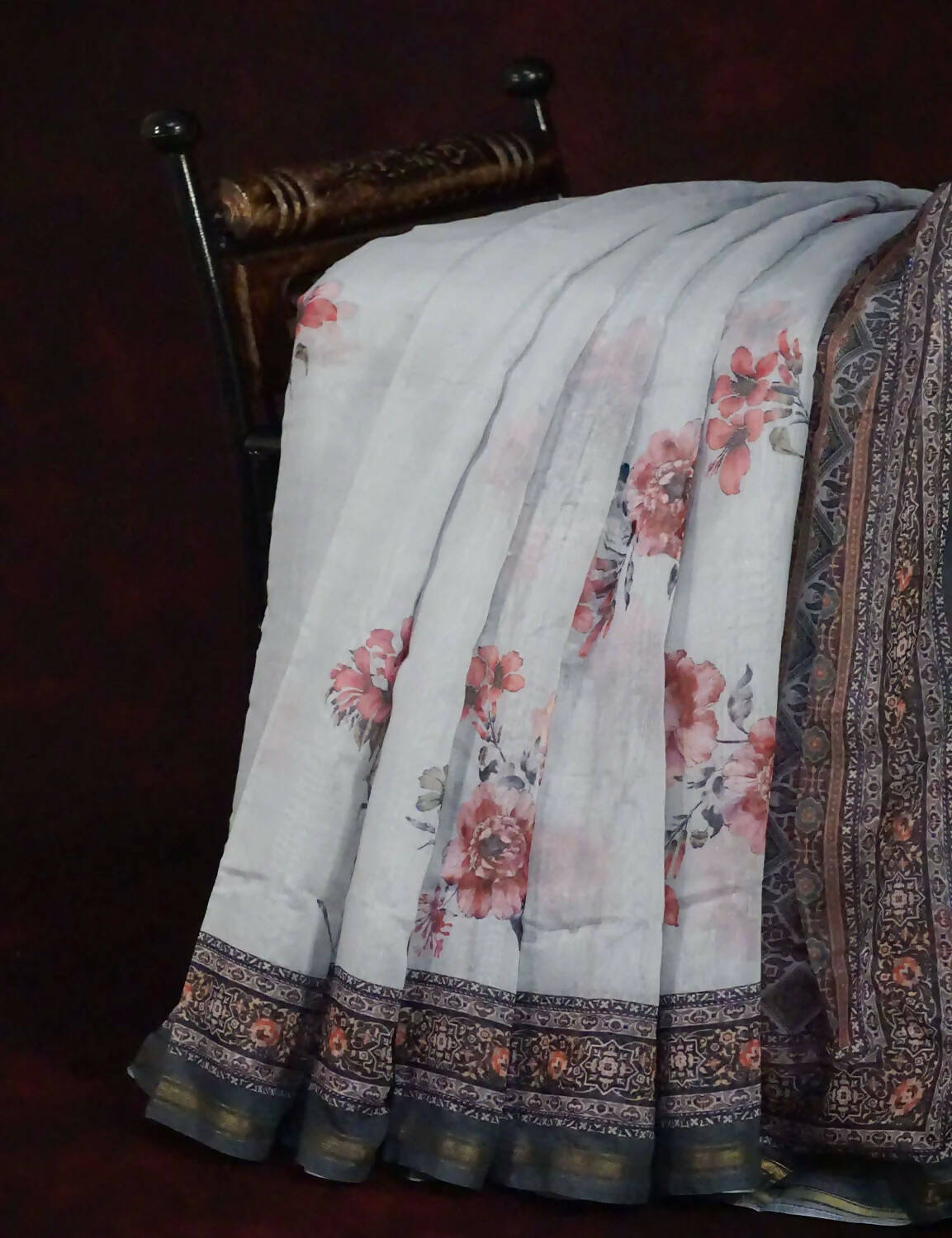 Off White Colour Printed Semi Chanderi Design Saree By Gayathri Reddy Designer Studio | Swadesiicart