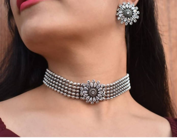 Mominos Fashion Silver color Necklace with Kundan work Mangalsutra - Swadesiicart