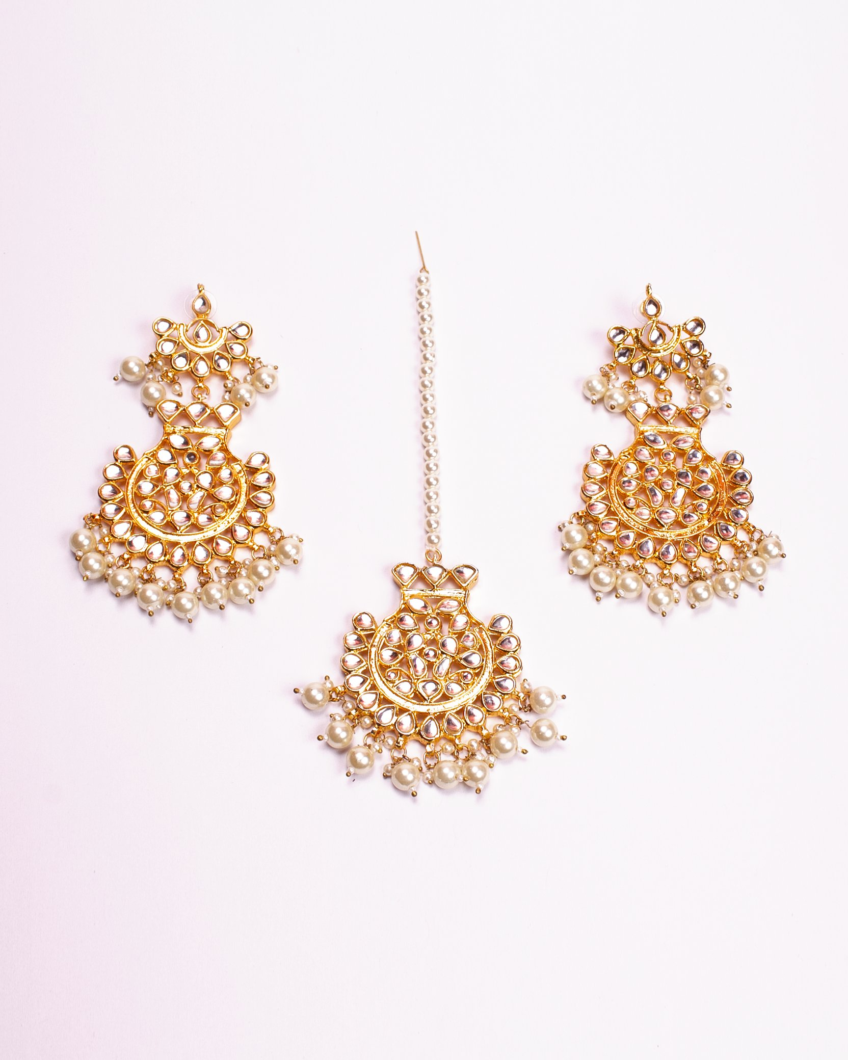 Gold-Polished Alloy Pearl And Kundan Choker Necklace Set - The Pari | Swadesiicart