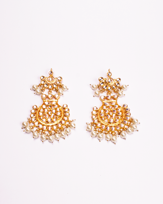 Gold-Polished Alloy Pearl And Kundan Choker Necklace Set - The Pari | Swadesiicart