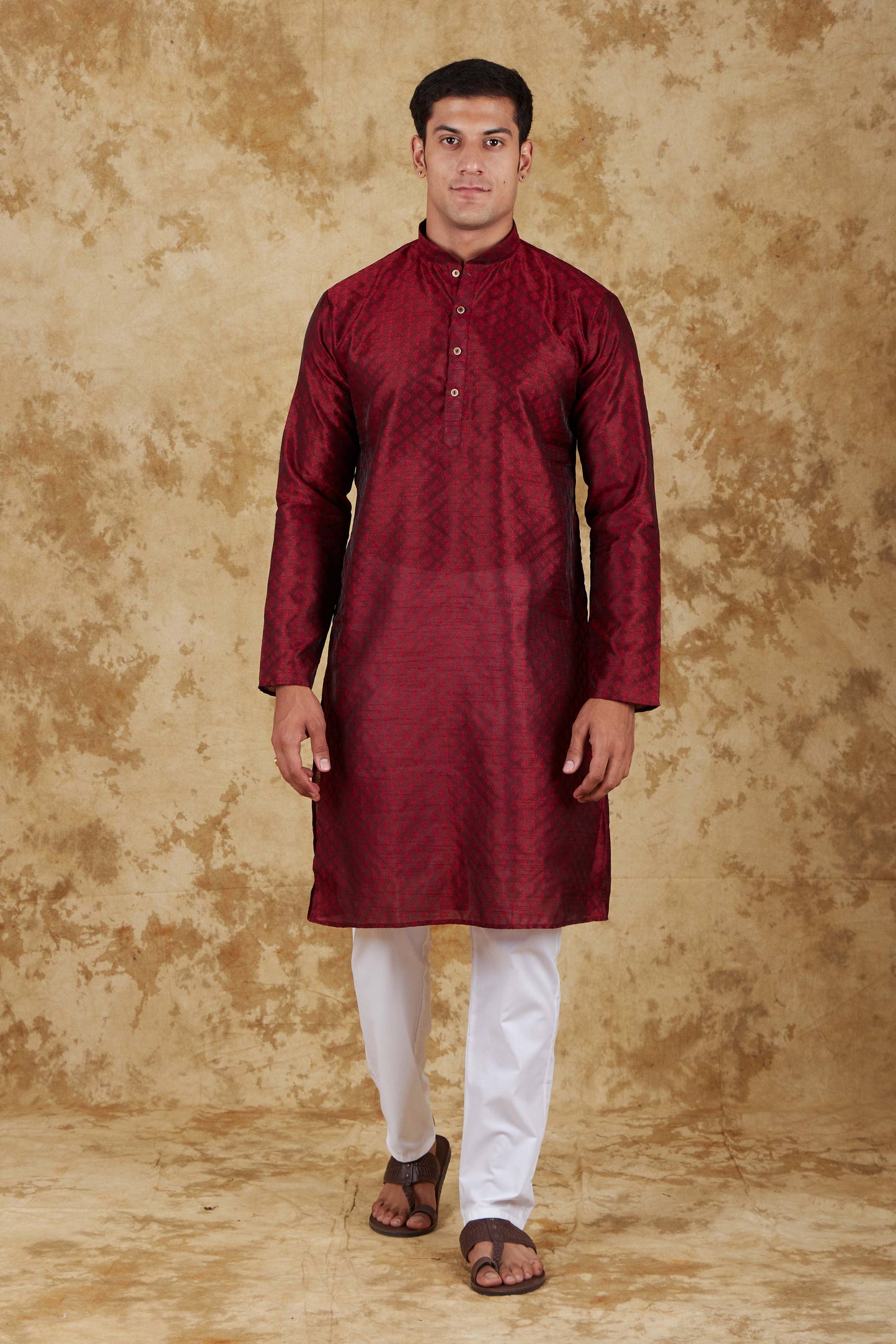 Bluesaanchi Men's Maroon Banarasi Silk Kurta Set | Swadesiicart