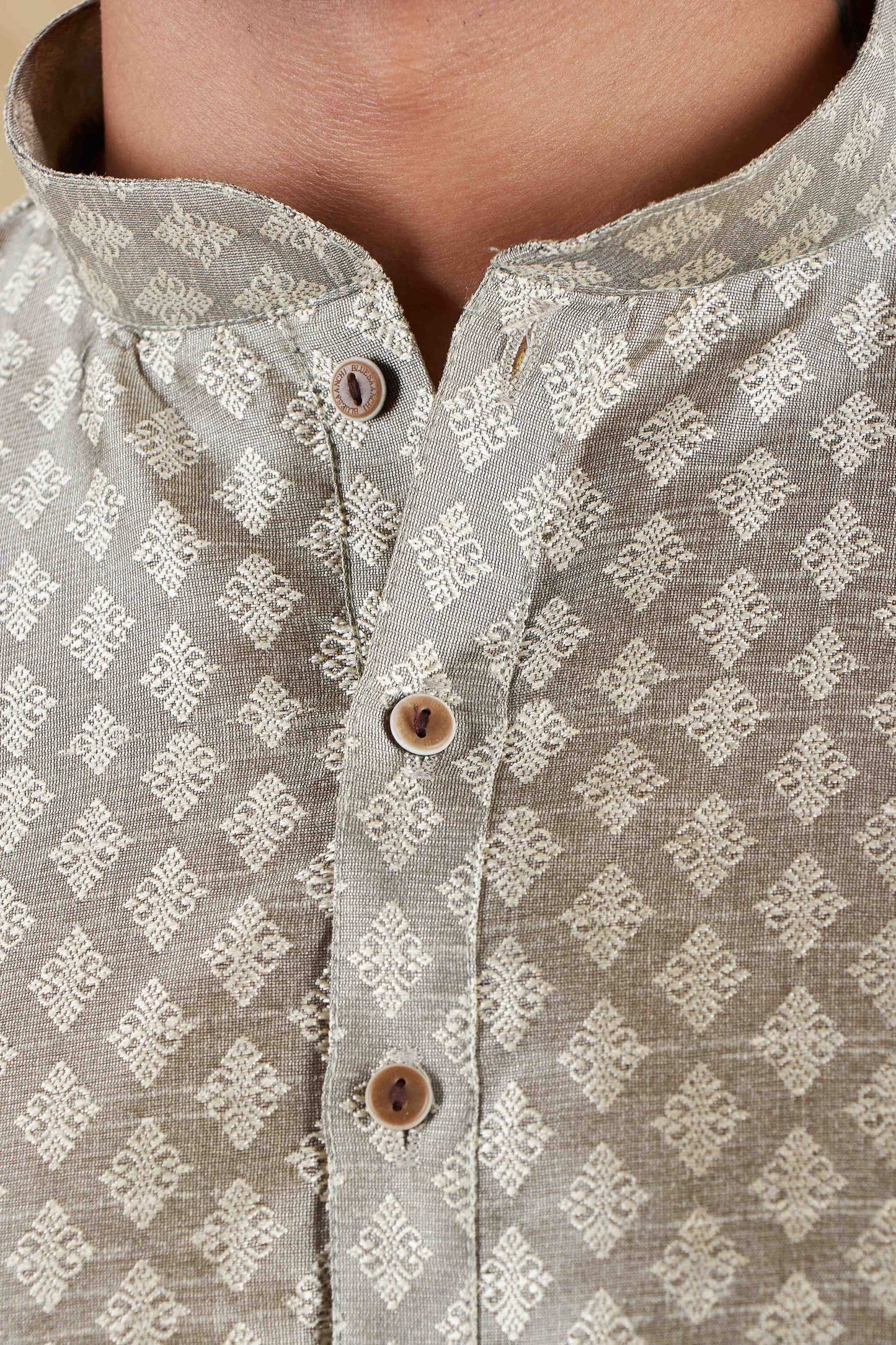 Bluesaanchi Men's Sliver Banarasi Silk Kurta Set | Swadesiicart