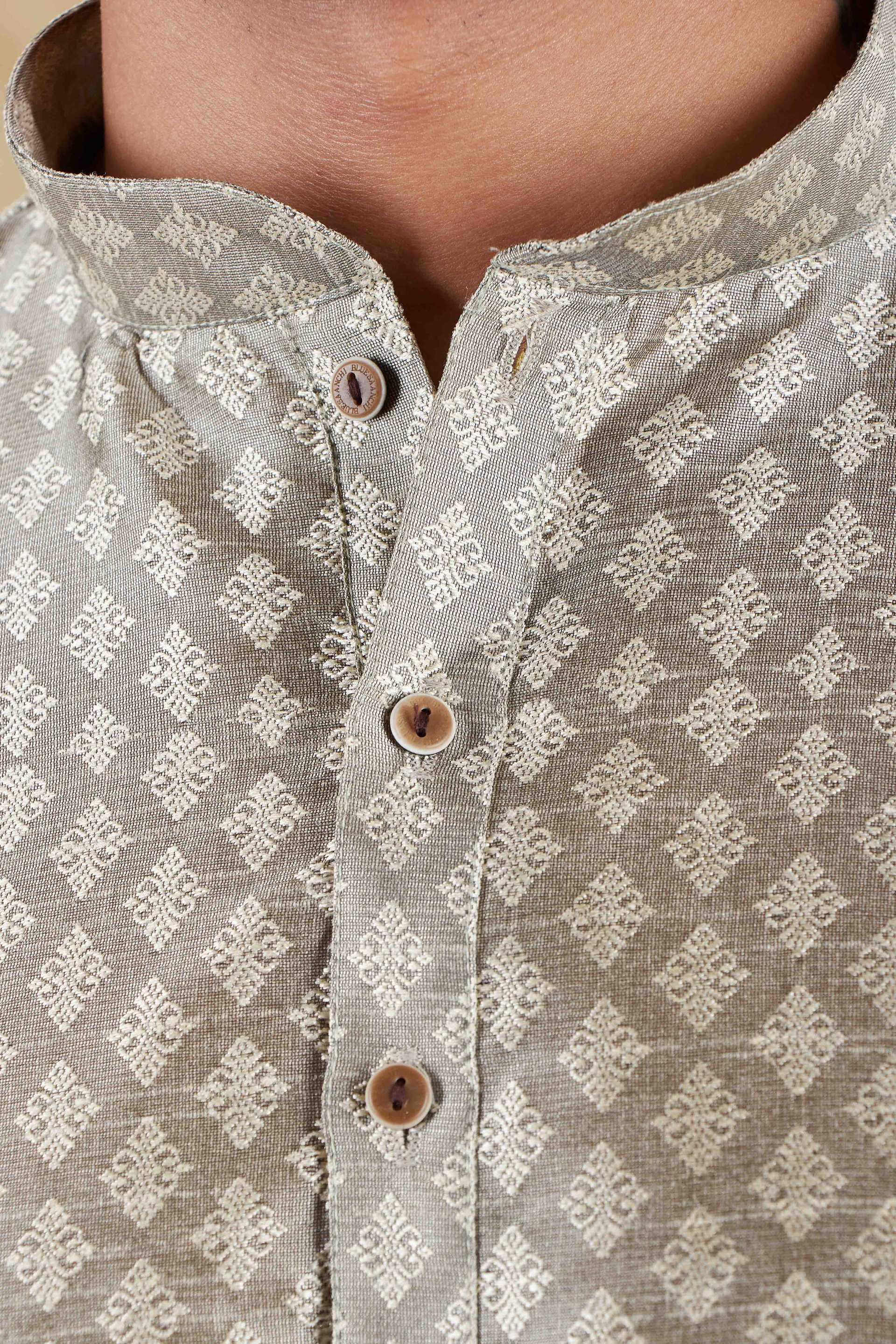 Bluesaanchi Men's Sliver Banarasi Silk Kurta Set | Swadesiicart