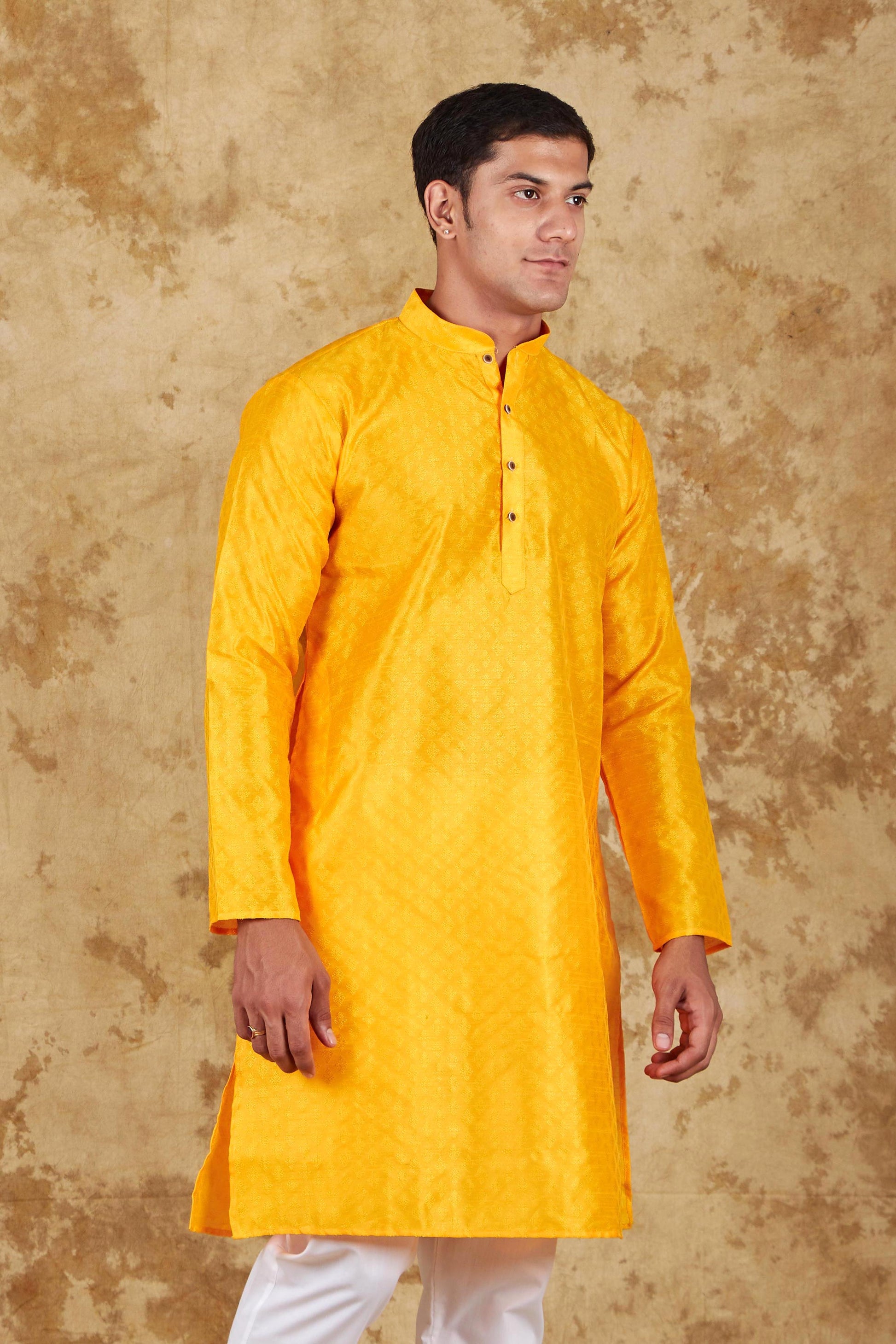 Bluesaanchi Men's Yellow Banarasi Silk Kurta Set | Swadesiicart