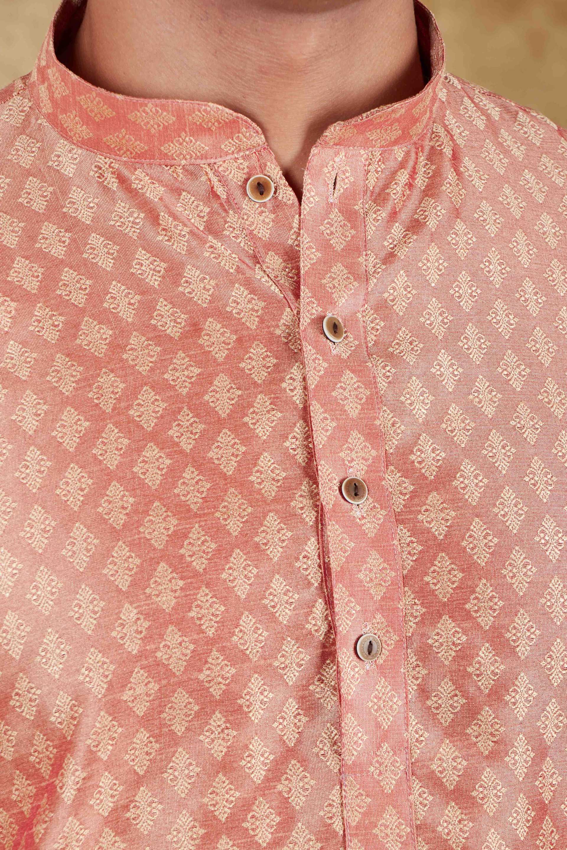 Bluesaanchi Men's Salmon Banarasi Silk Kurta Set | Swadesiicart