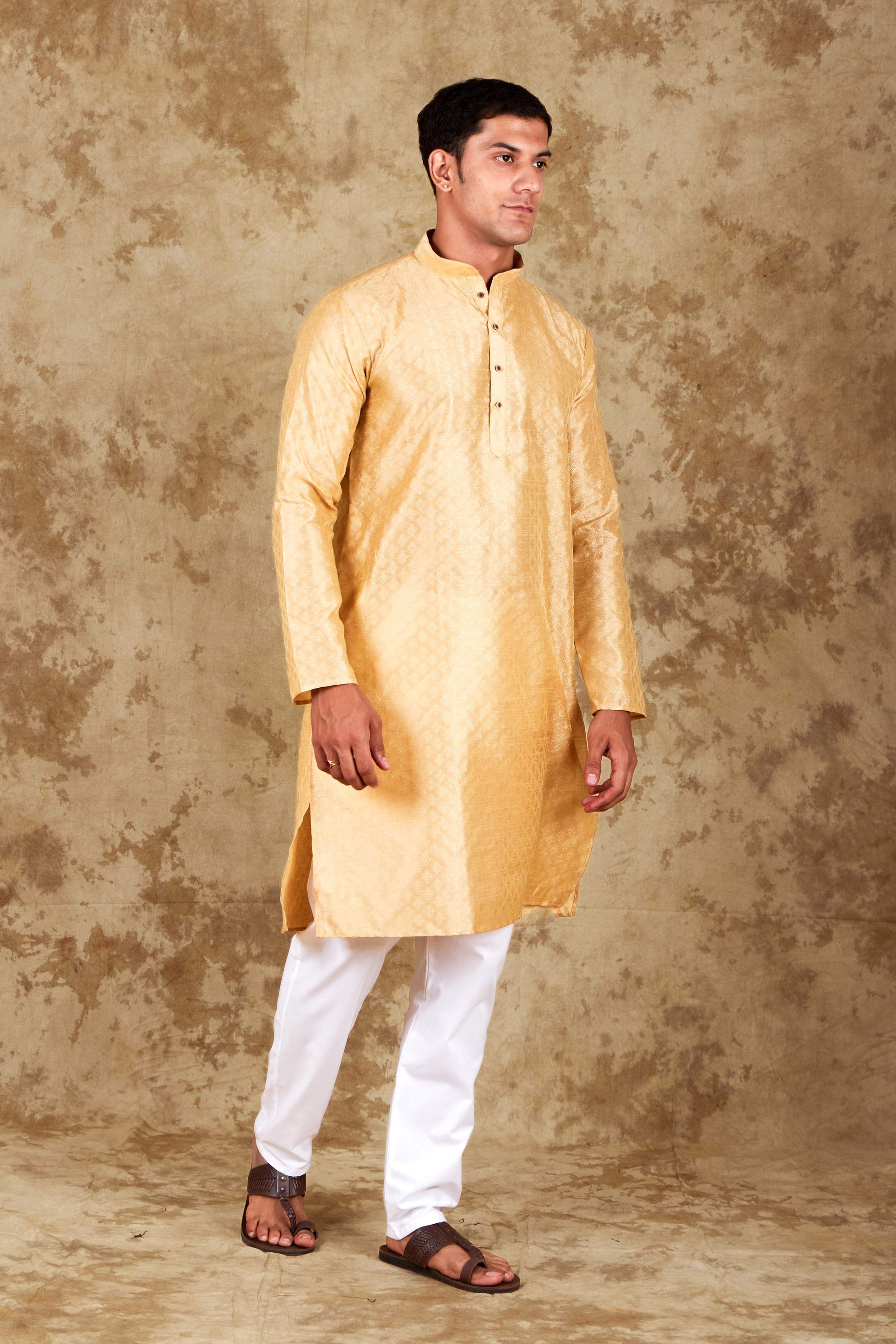 Bluesaanchi Men's Cream Banarasi Silk Kurta Set | Swadesiicart
