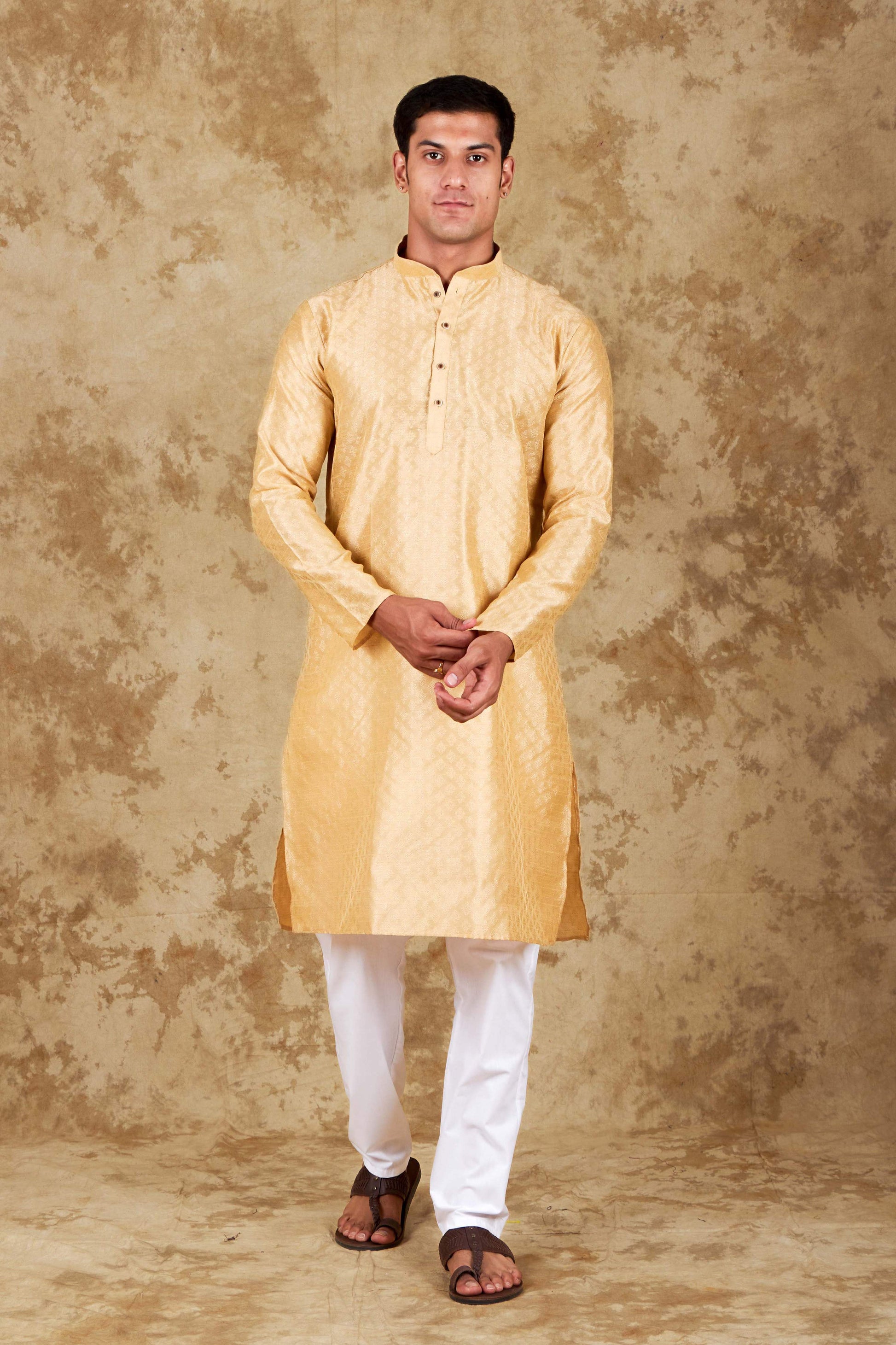 Bluesaanchi Men's Cream Banarasi Silk Kurta Set | Swadesiicart