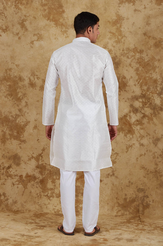 Bluesaanchi Men's White Banarasi Silk Kurta Set | Swadesiicart