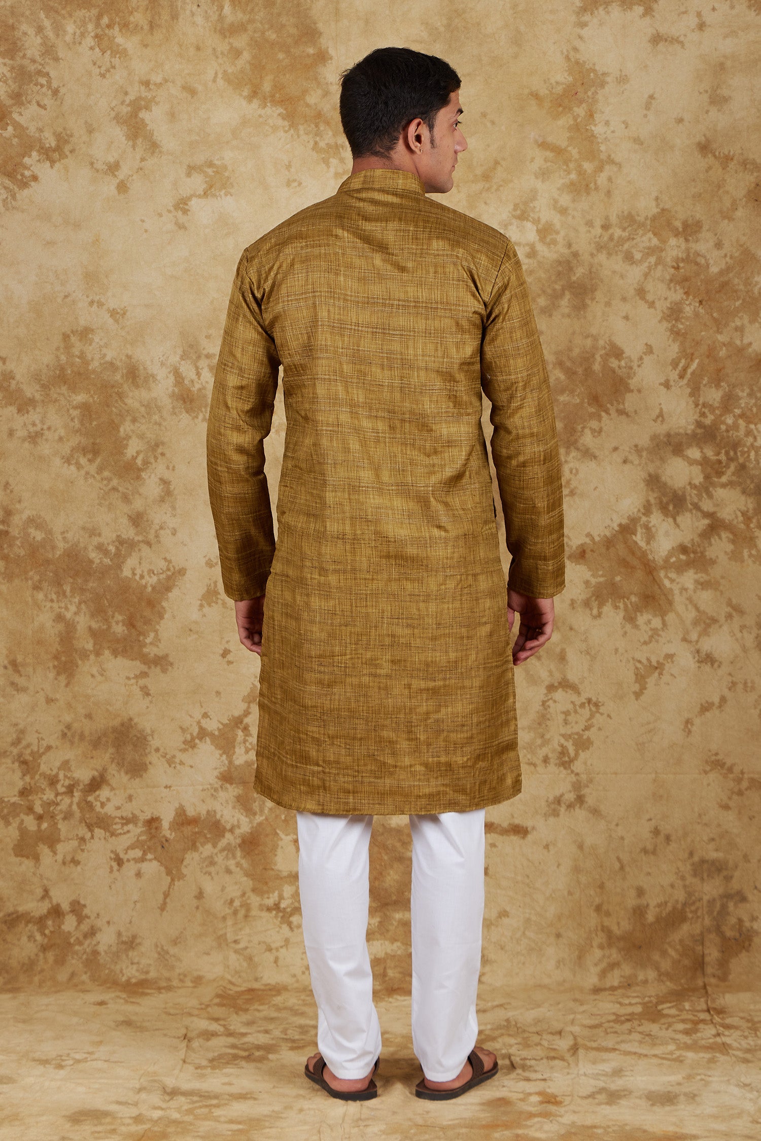 Bluesaanchi Men's Mustard Textured Kurta Set | Swadesiicart