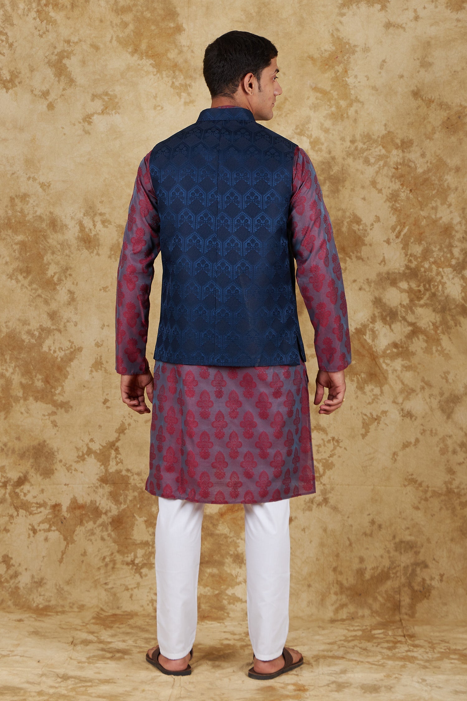 Bluesaanchi Men's Jacquard Rose Red With White Waistcoat Kurta Pajama Set | Swadesiicart