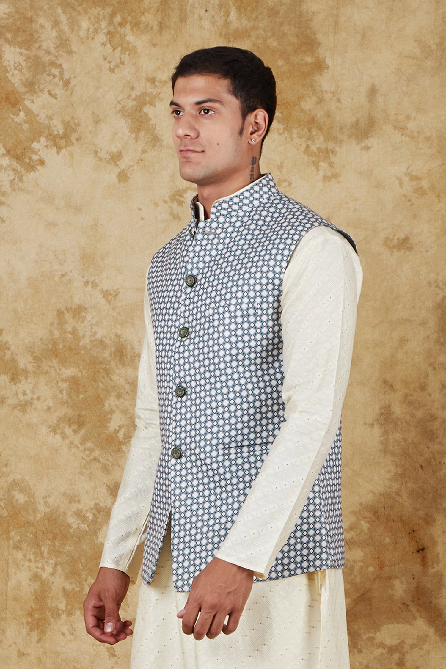 Bluesaanchi Men's Cream Waistcoat | Swadesiicart
