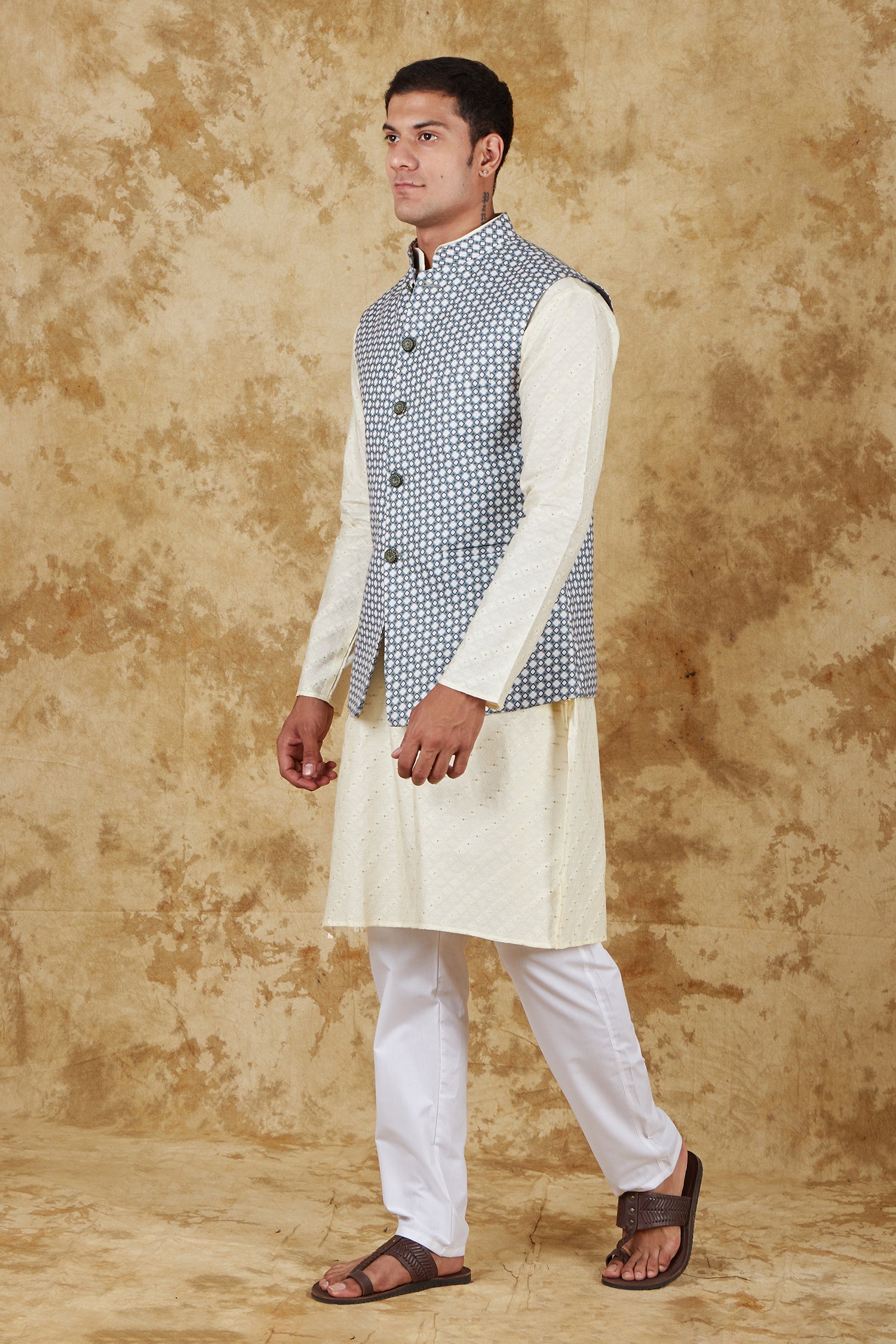 Bluesaanchi Men's Cream Waistcoat Kurta Pajama Set | Swadesiicart