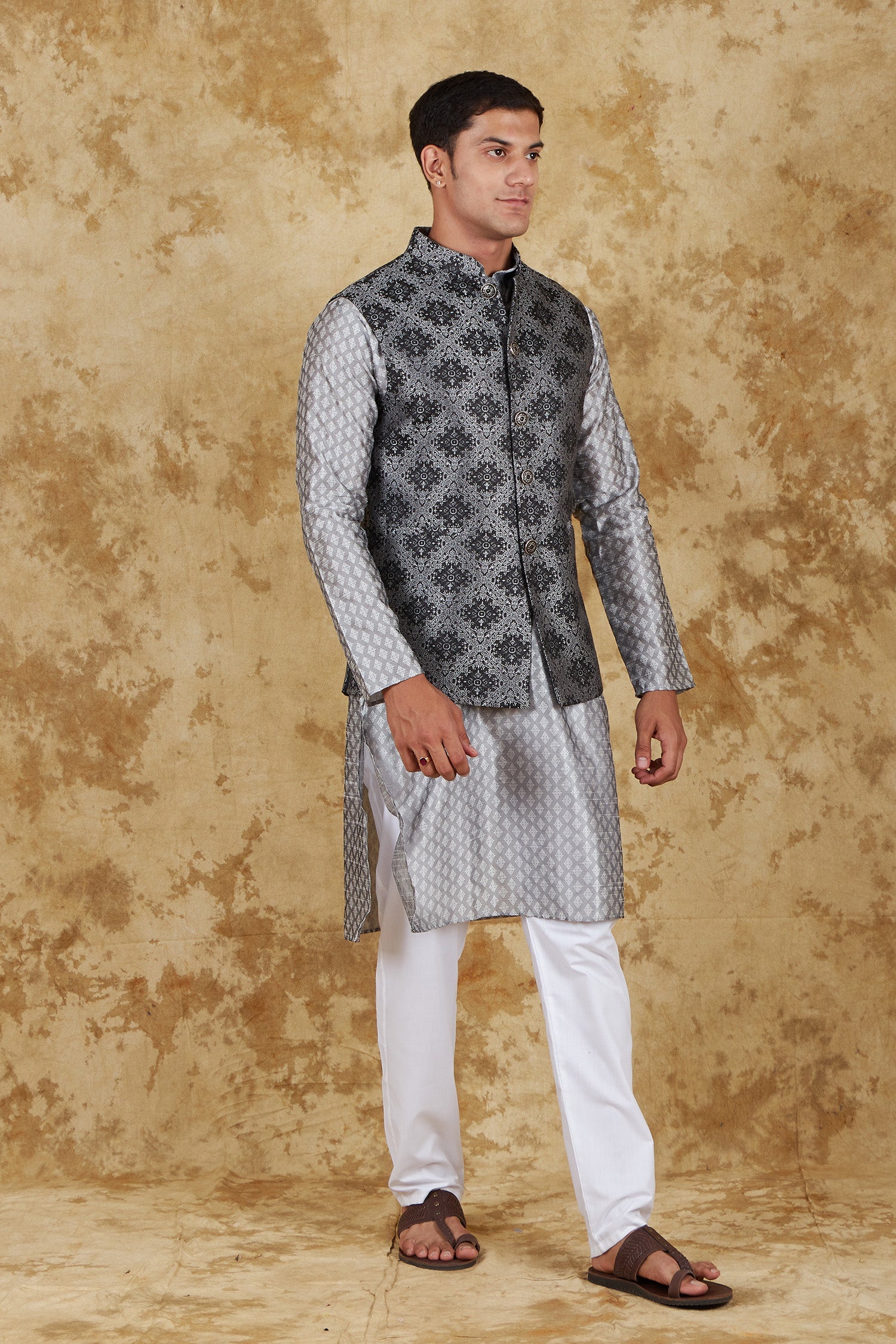 Bluesaanchi Men's Jacquard Grey Waistcoat Kurta Pajama Set | Swadesiicart