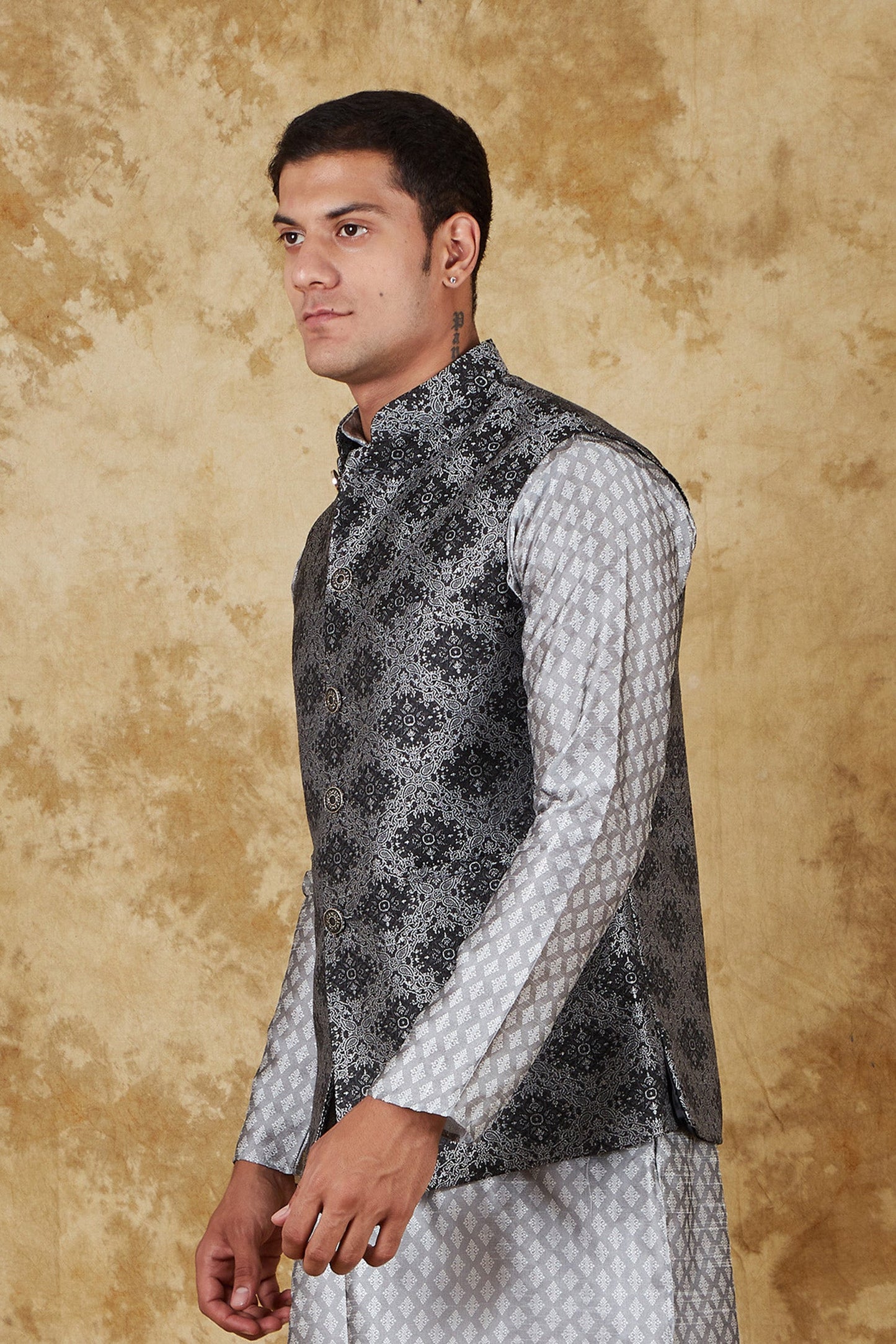 Bluesaanchi Men's Jacquard Grey Waistcoat | Swadesiicart
